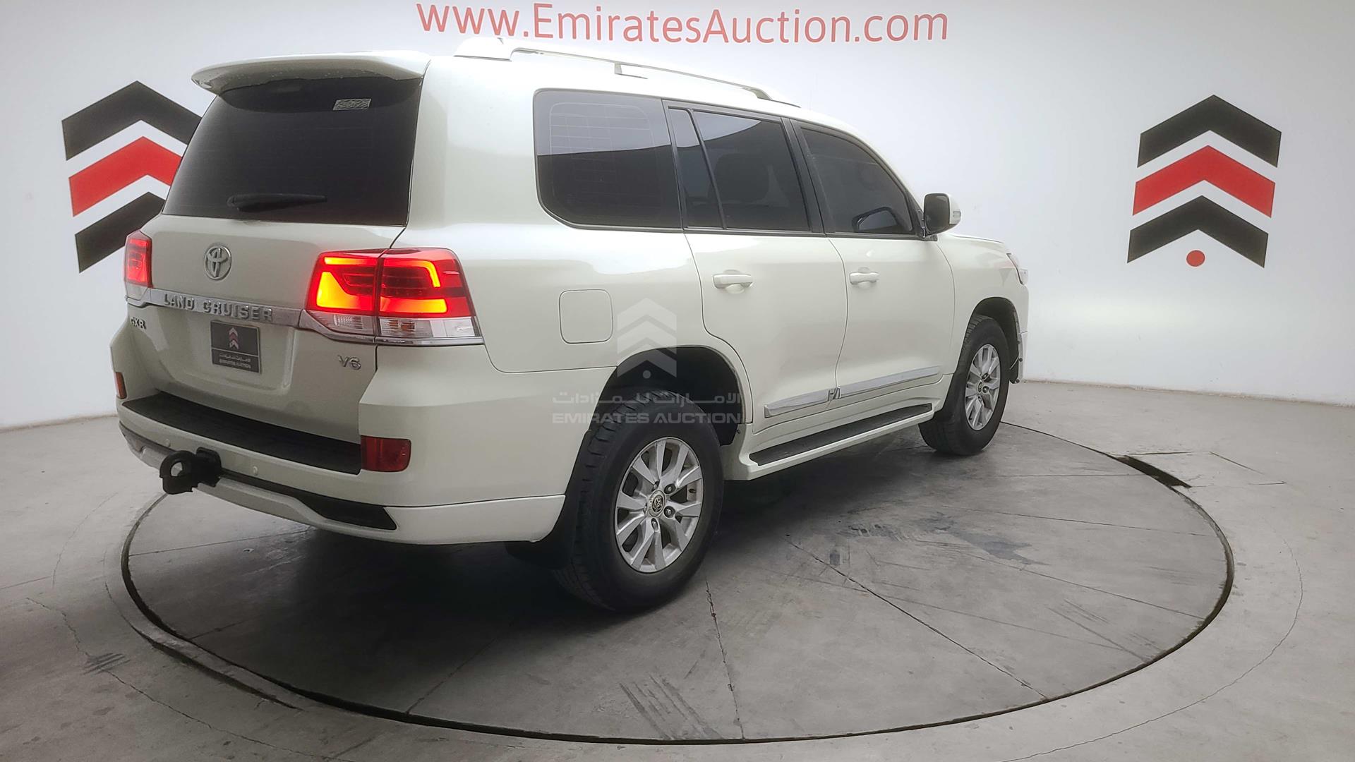2017 TOYOTA LAND CRUISER VIN: JTMHU01JXH4137417