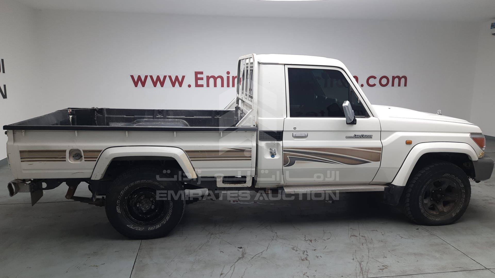 2012 TOYOTA LAND CRUISER VIN: JTFLU73J0C4531766