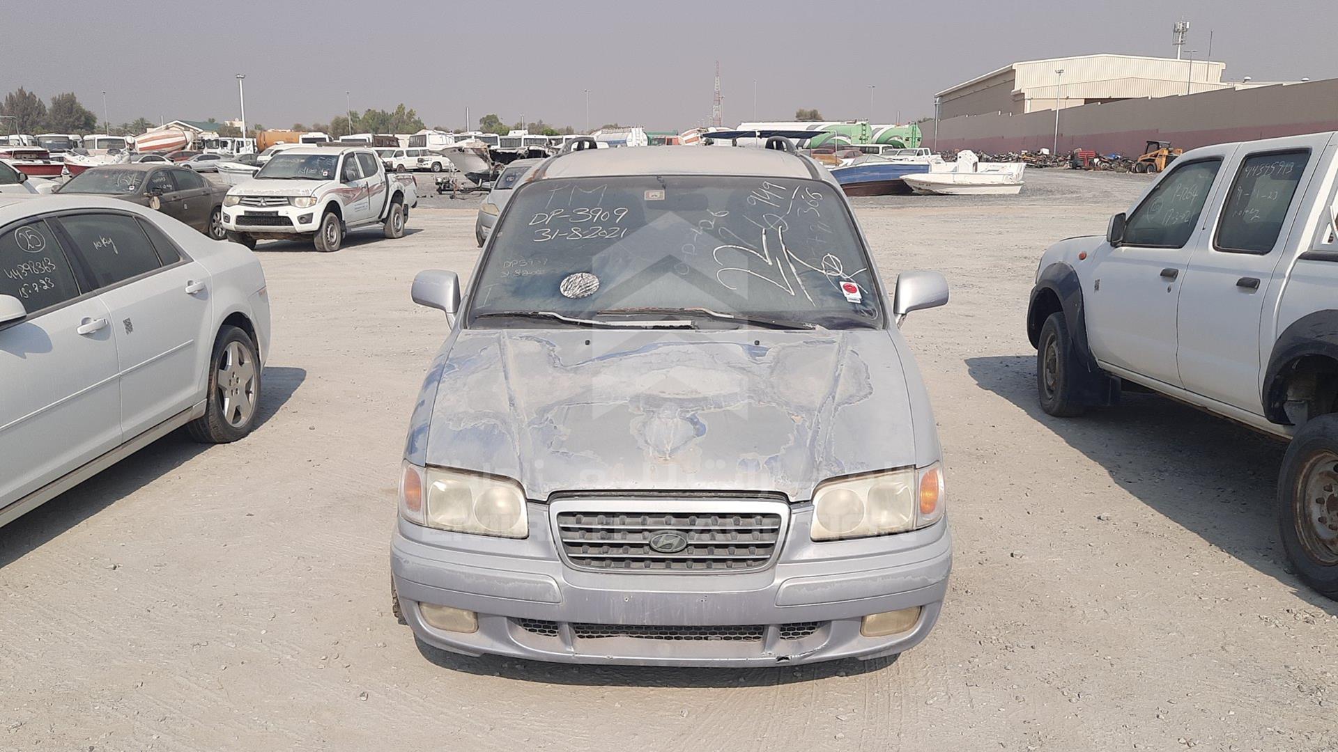 2003 HYUNDAI TRAJET VIN: KMHMH81C83U149511