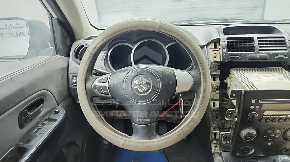 2007 Suzuki Grand Vitara — Steering & Mounted Controls — Photo 12