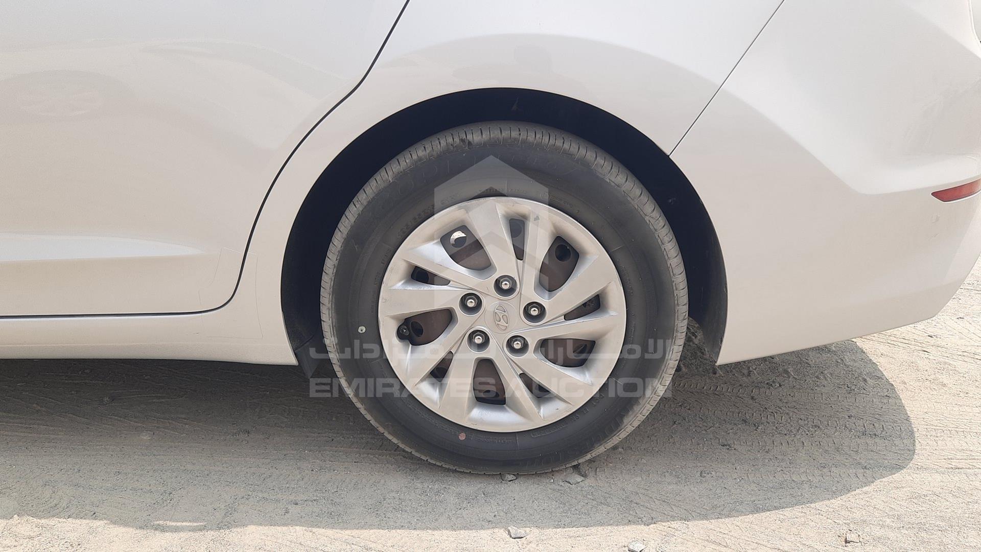 2018 HYUNDAI ELANTRA VIN: KMHD741C0JU545067