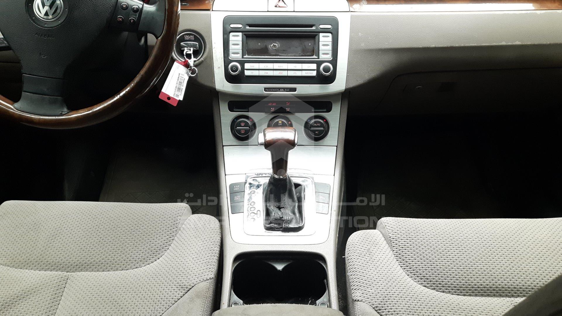 2008 VOLKSWAGEN PASSAT VIN: WVWBP23C78E071703
