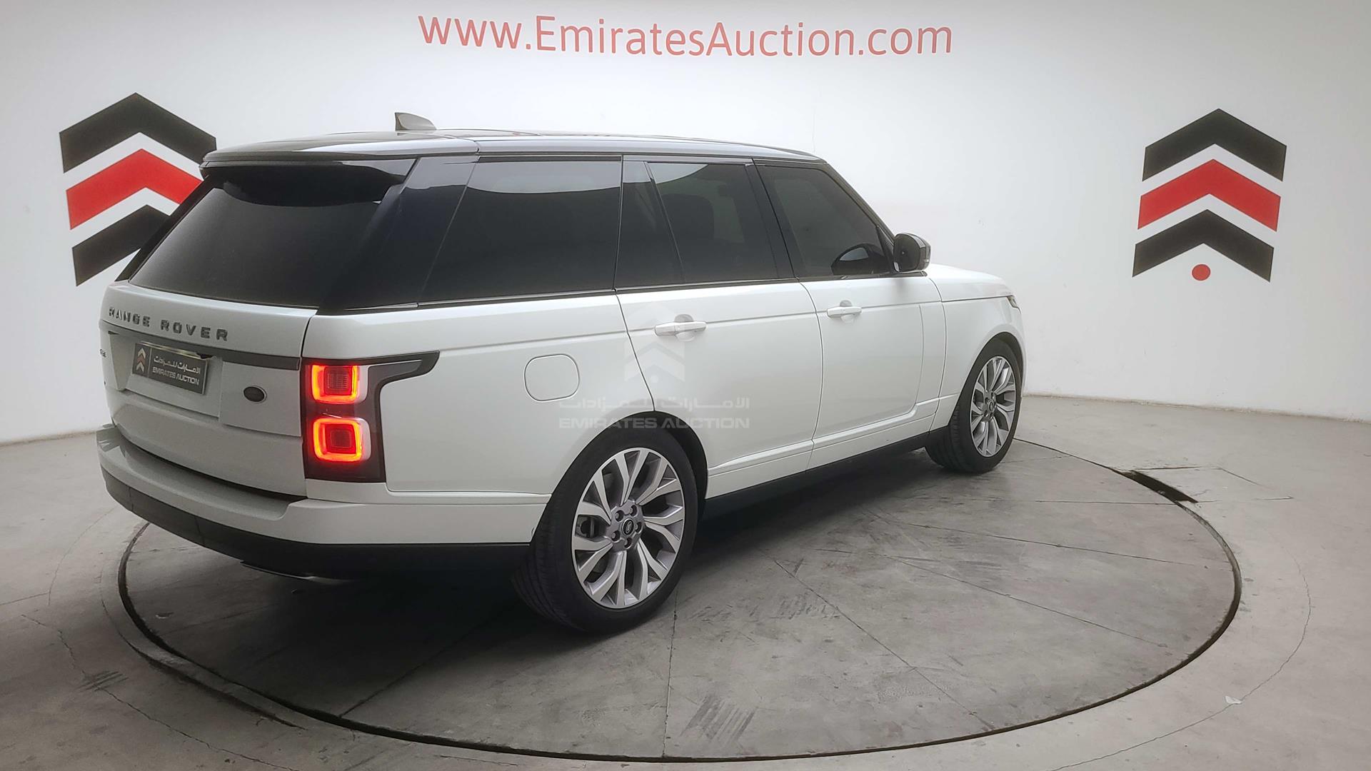 2018 RANGE ROVER HSE VIN: SALGA2BV4JA399290