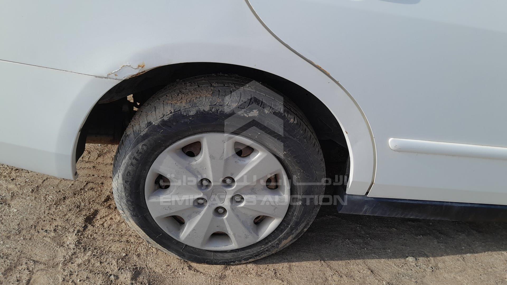 2004 HONDA ACCORD VIN: JHMCM565X4C412995