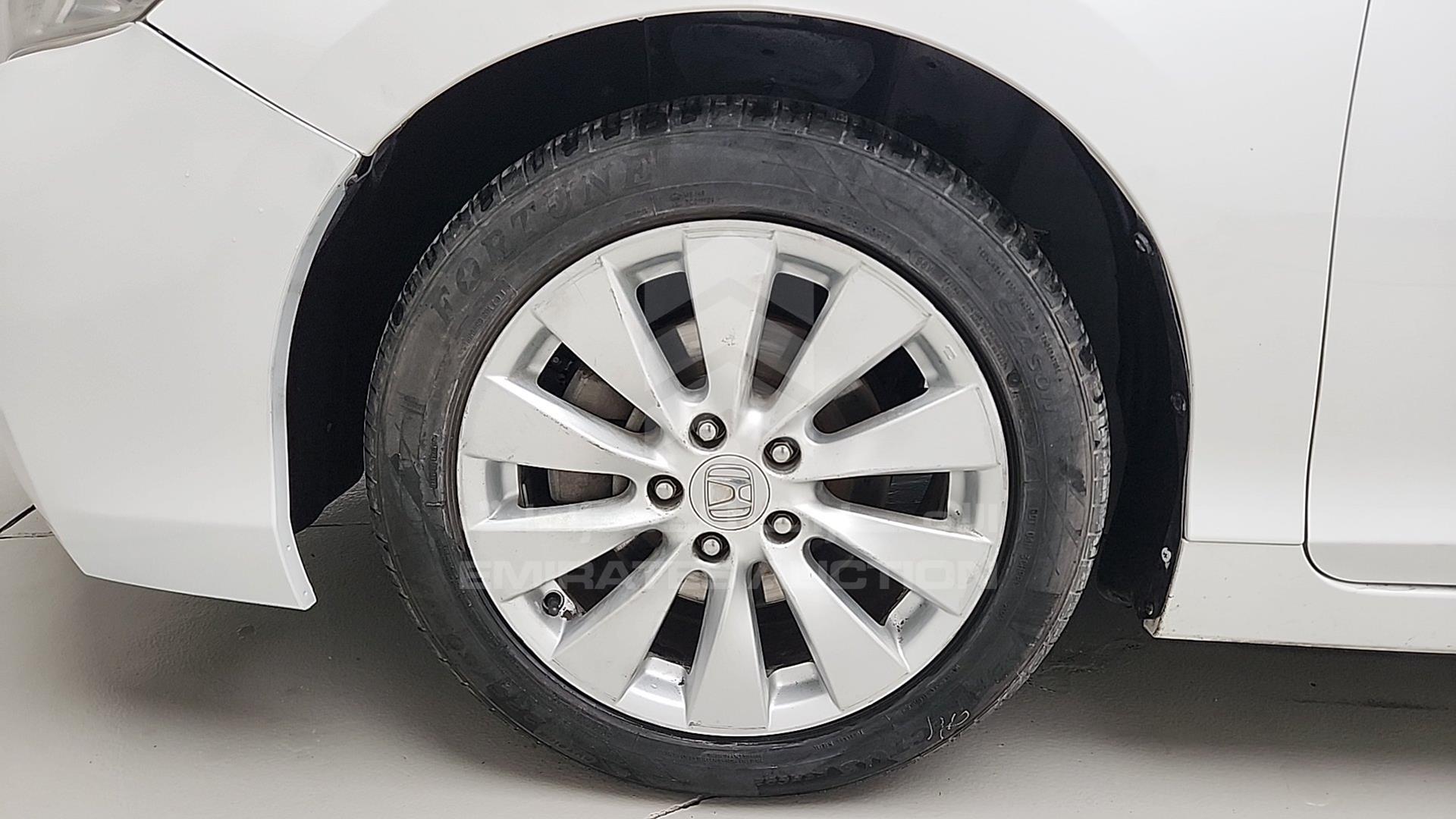2016 HONDA ACCORD VIN: LUCCR3668G3400375
