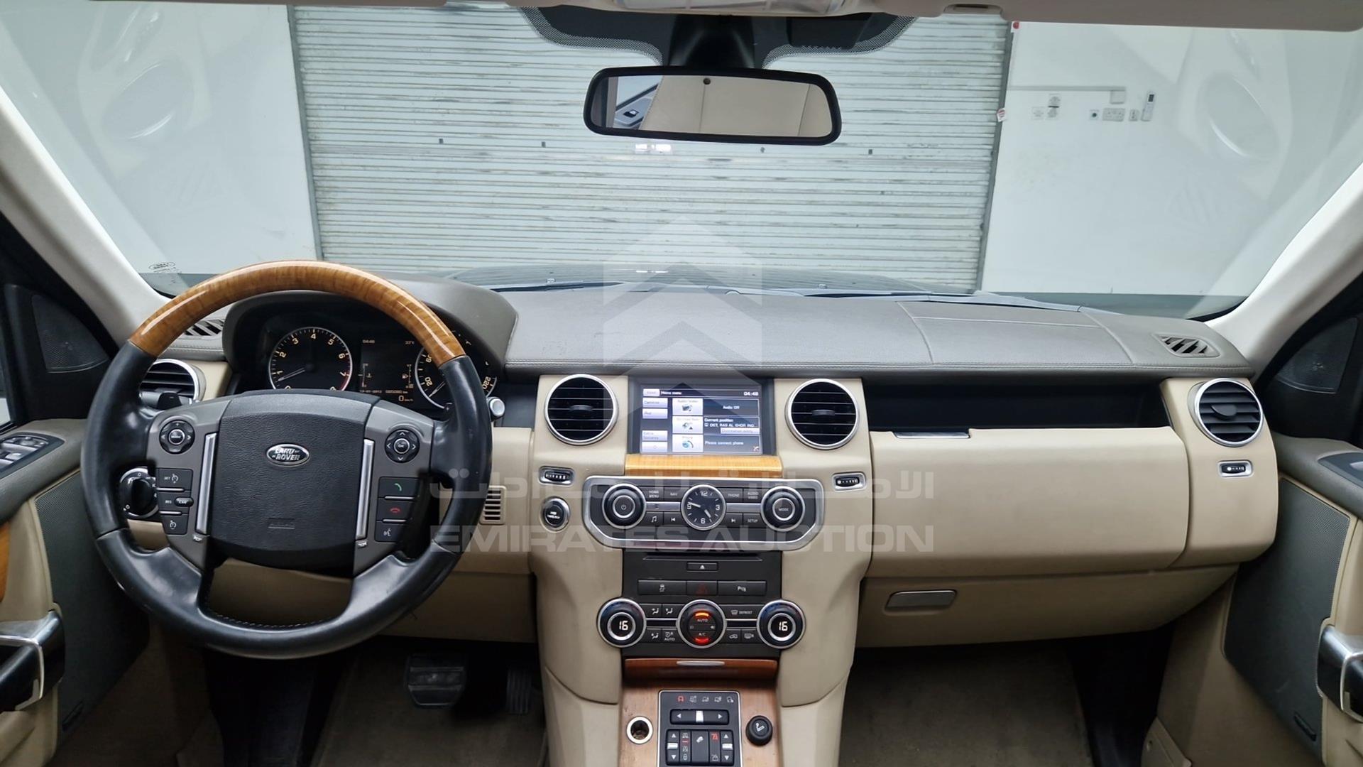 2015 LAND ROVER LR4 VIN: SALLAAAV6FA740368