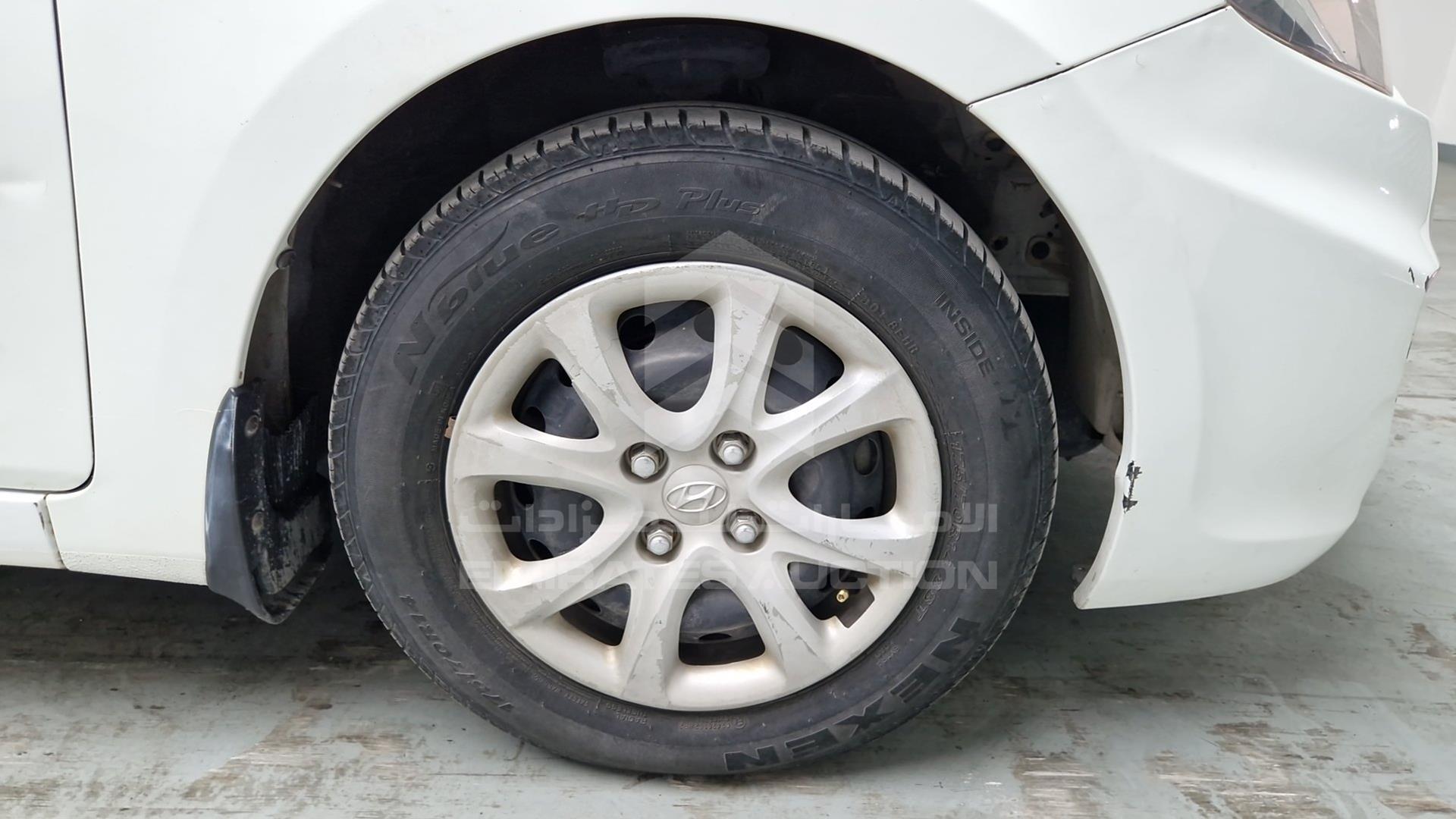 2015 HYUNDAI ACCENT VIN: KMHCT41D0FU771794