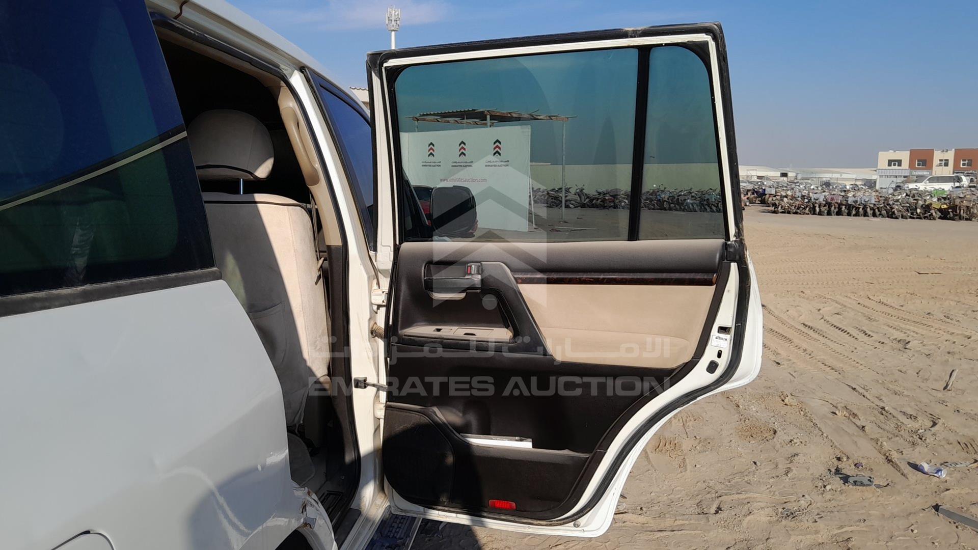 2011 TOYOTA LAND CRUISER VIN: JTMHU09J5B4046244