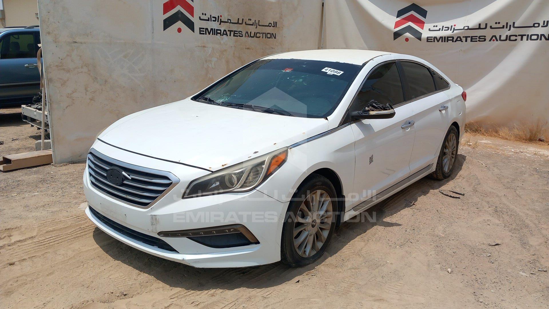 2015 HYUNDAI SONATA VIN: 5NPE34AF8FH208386