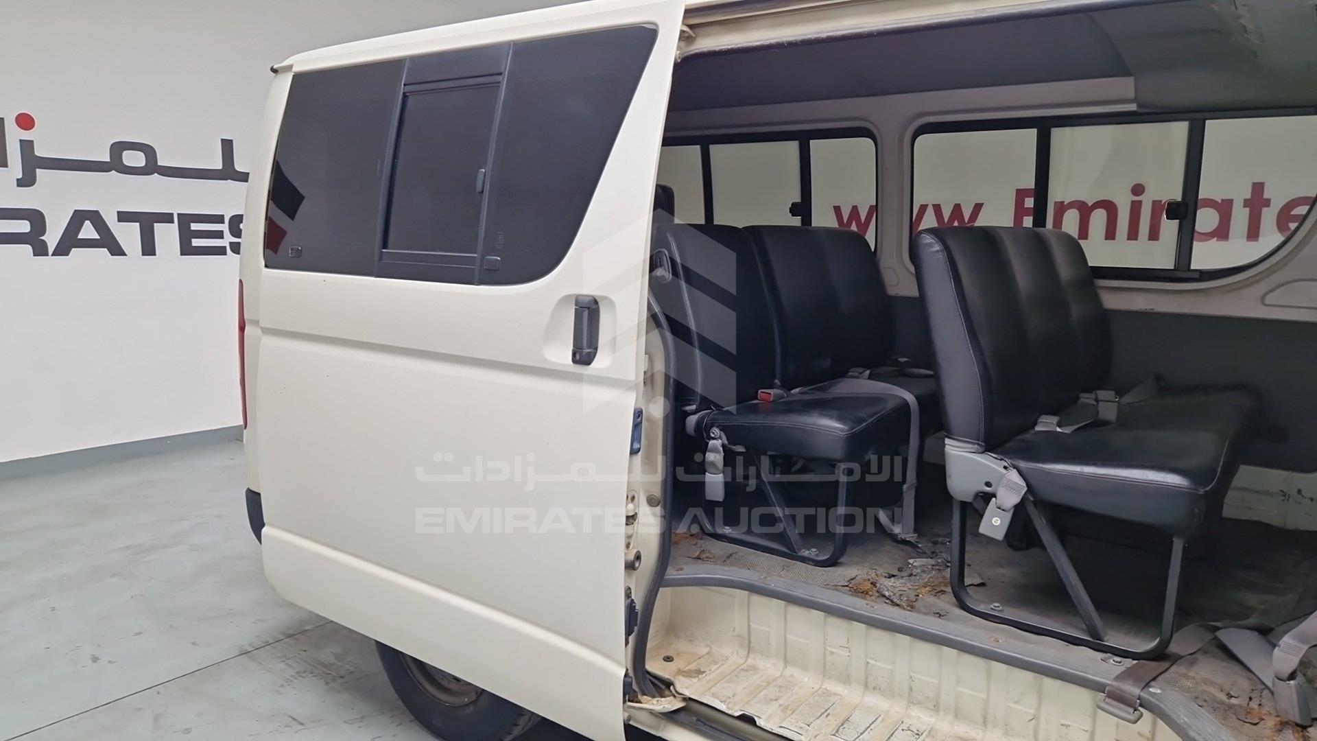 2007 TOYOTA HIACE VIN: JTGJX02P575006788