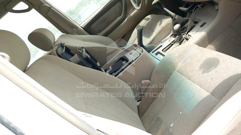 VIN: JTEHJ09J565123733 Auction: EmiratesAuction Lot: 404955 VIN: JTEHJ09J565123733 Toyota Land Cruiser 2006 WHITE Photo 23