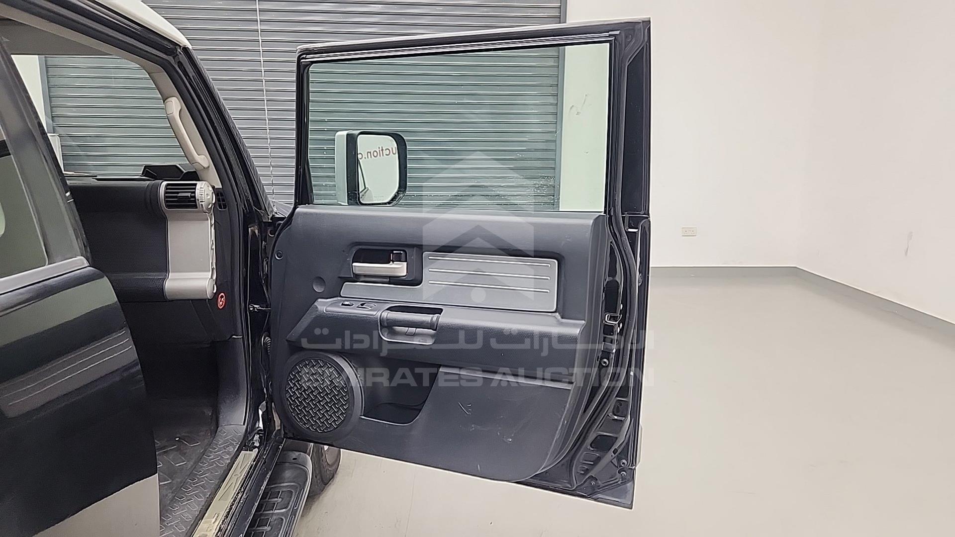 2010 TOYOTA FJ CRUISER VIN: JTEBU11F0AK086658