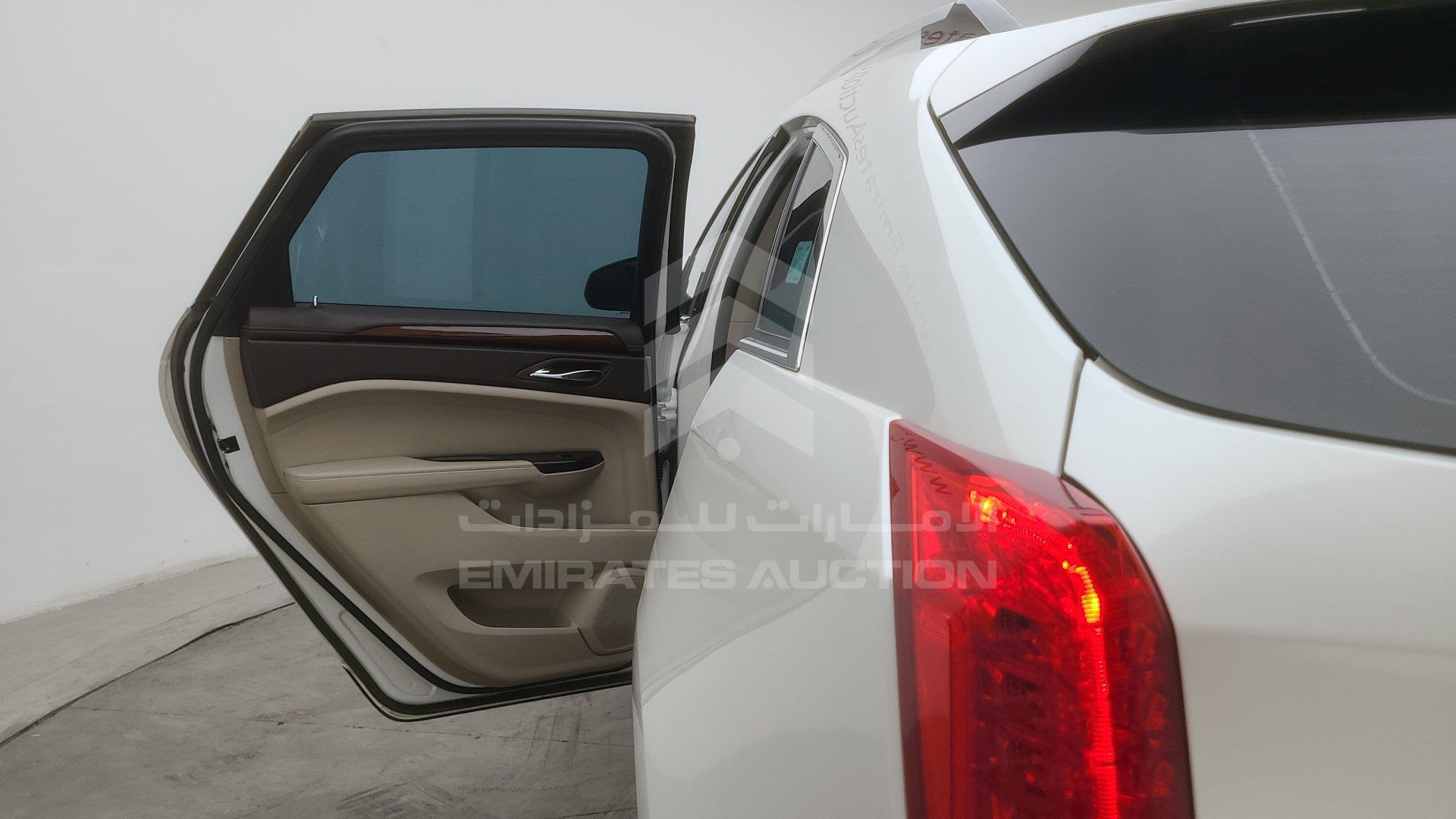 3GYFN9E32FS556311 - 2015 Cadillac SRX - #428187