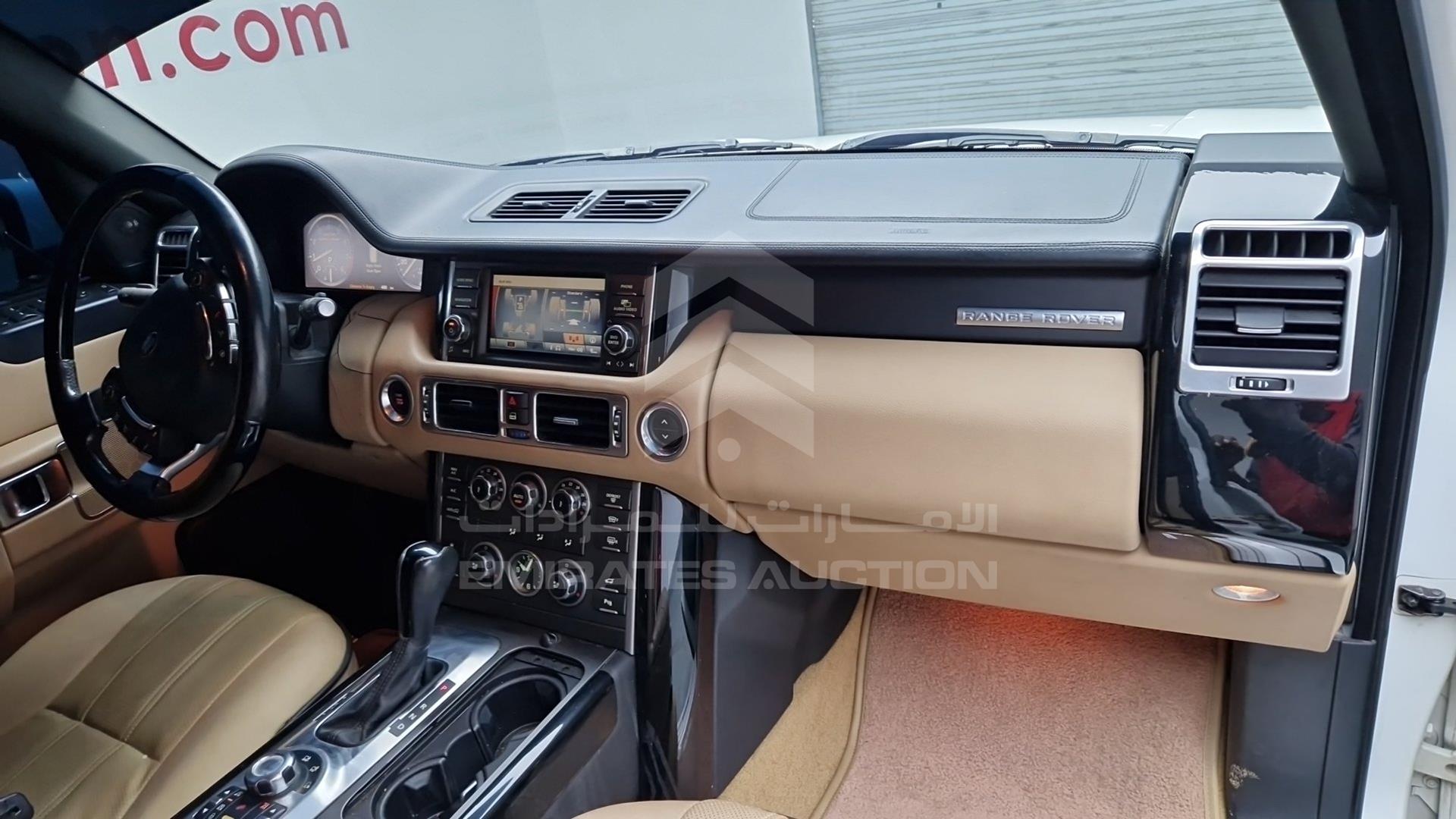2011 RANGE ROVER VOGUE VIN: SALLMEME4BA337190