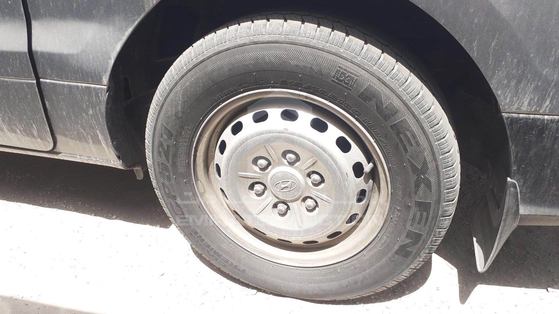 KMJWA37R4DU531093 - 2013 Hyundai H1 - #357801