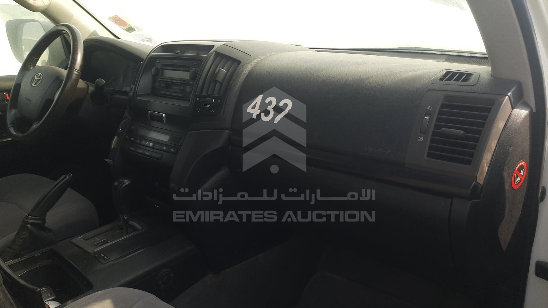 2011 TOYOTA LAND CRUISER VIN: JTMDU09J8B4043403