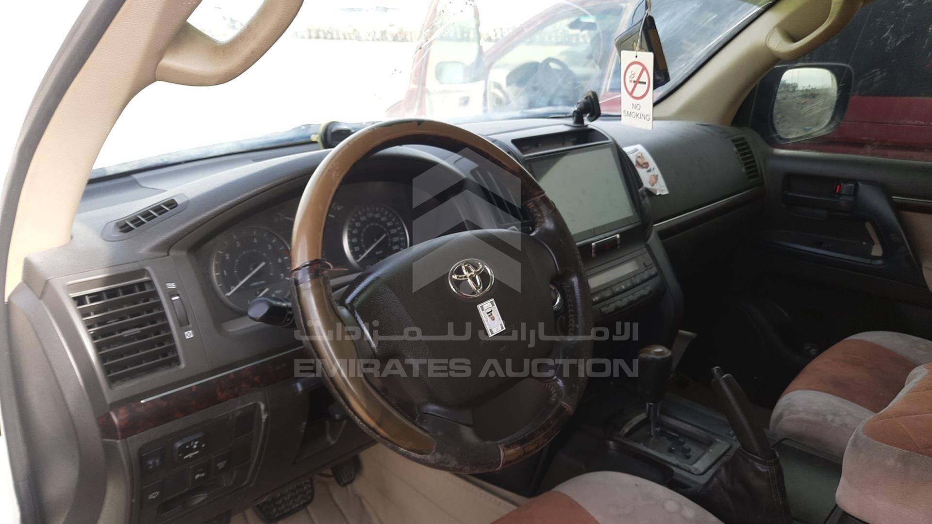 2009 TOYOTA LAND CRUISER VIN: JTMHT09J495031578