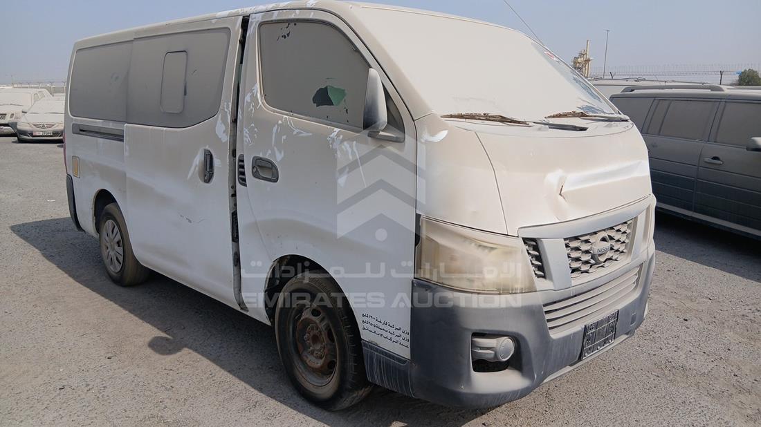 نيسان إن في 350 2015 — الزاوية الأمامية اليمنى — صورة 8