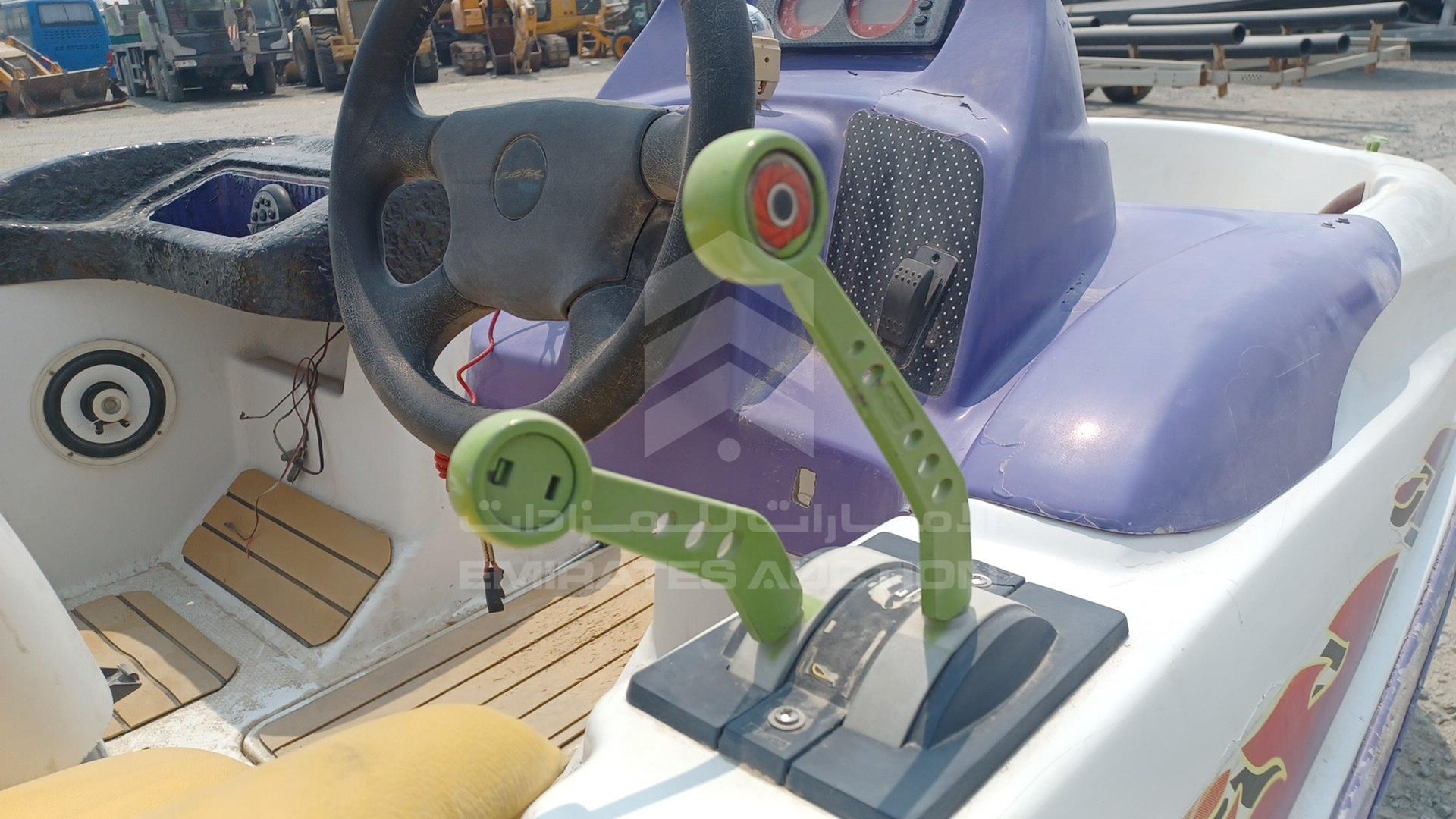 0 BOAT + TROLLEY --- VIN: JPMLIT0010236B