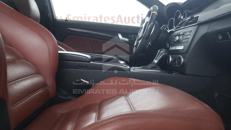 WDDGJ7HB7DG056594 Auction: EmiratesAuction Lot: 428637 WDDGJ7HB7DG056594 Mercedes C 63 AMG 2013 WHITE Photo 28