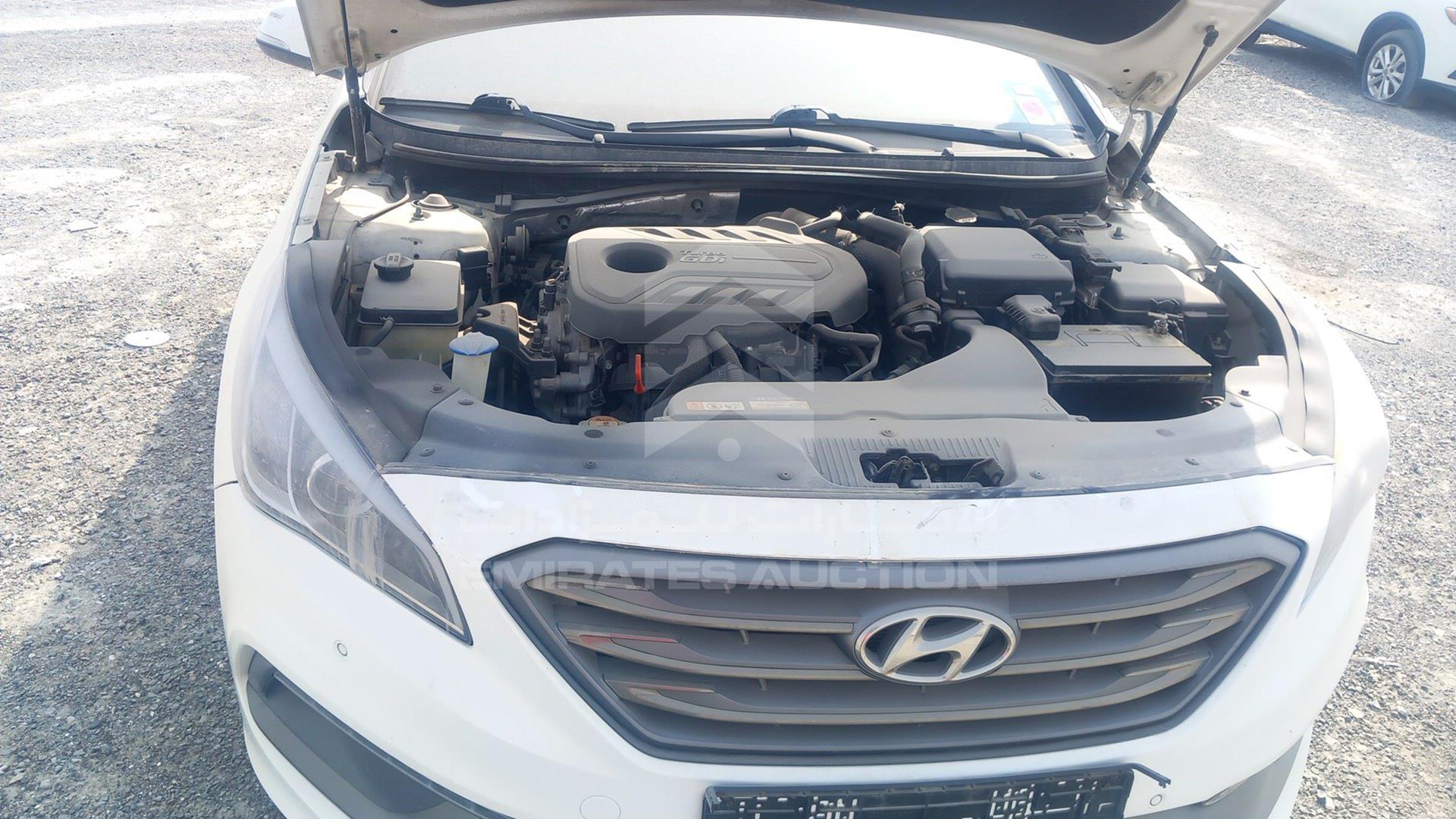 2016 HYUNDAI SONATA VIN: KMHE341B4GA125815