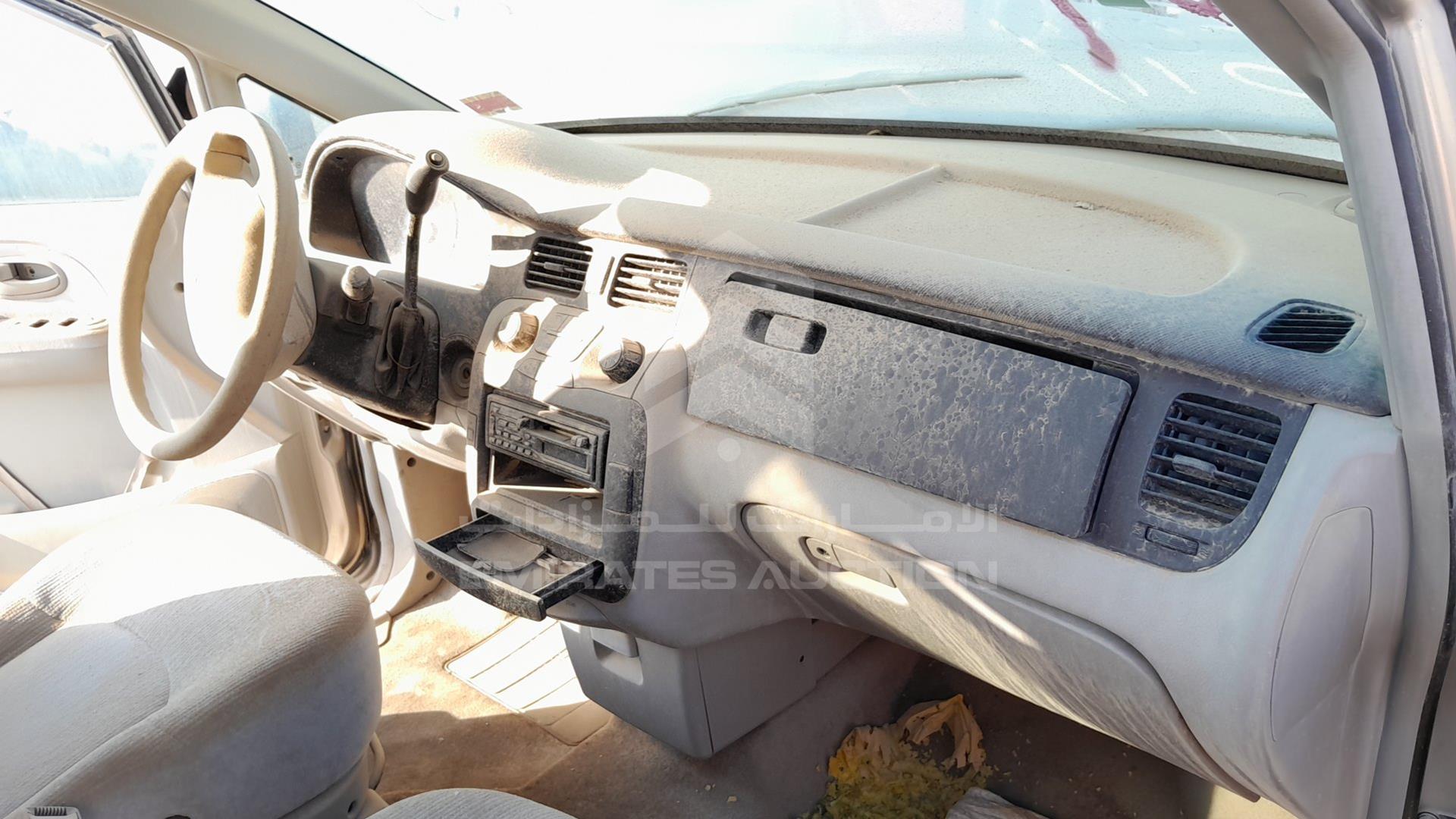 2006 HYUNDAI TRAJET VIN: KMHMG81C56U289569