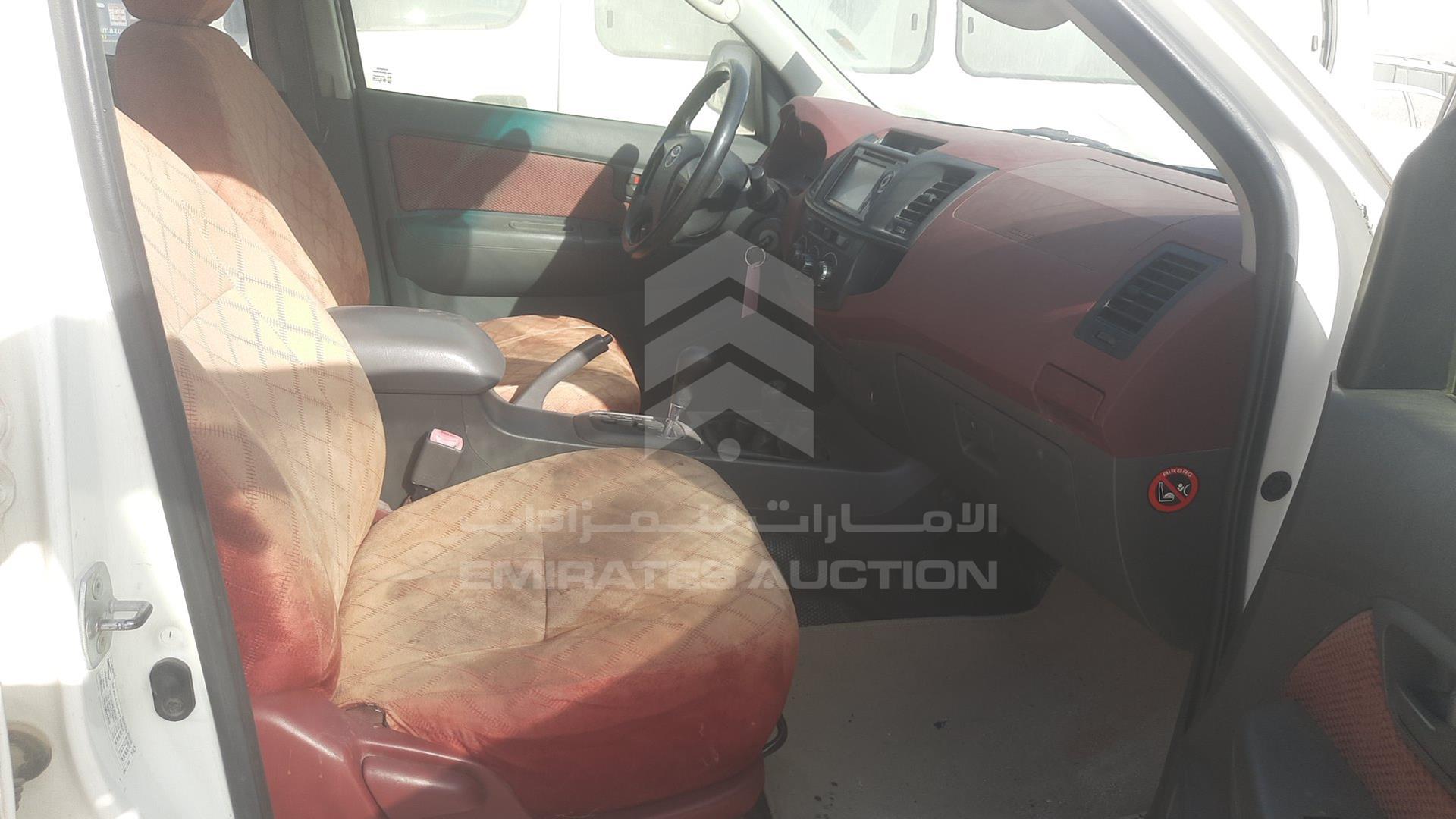 2014 TOYOTA HILUX VIN: MR0FX22G5E1111738