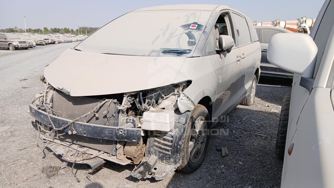 2008 Toyota Previa — Front Left Angle — Photo 7