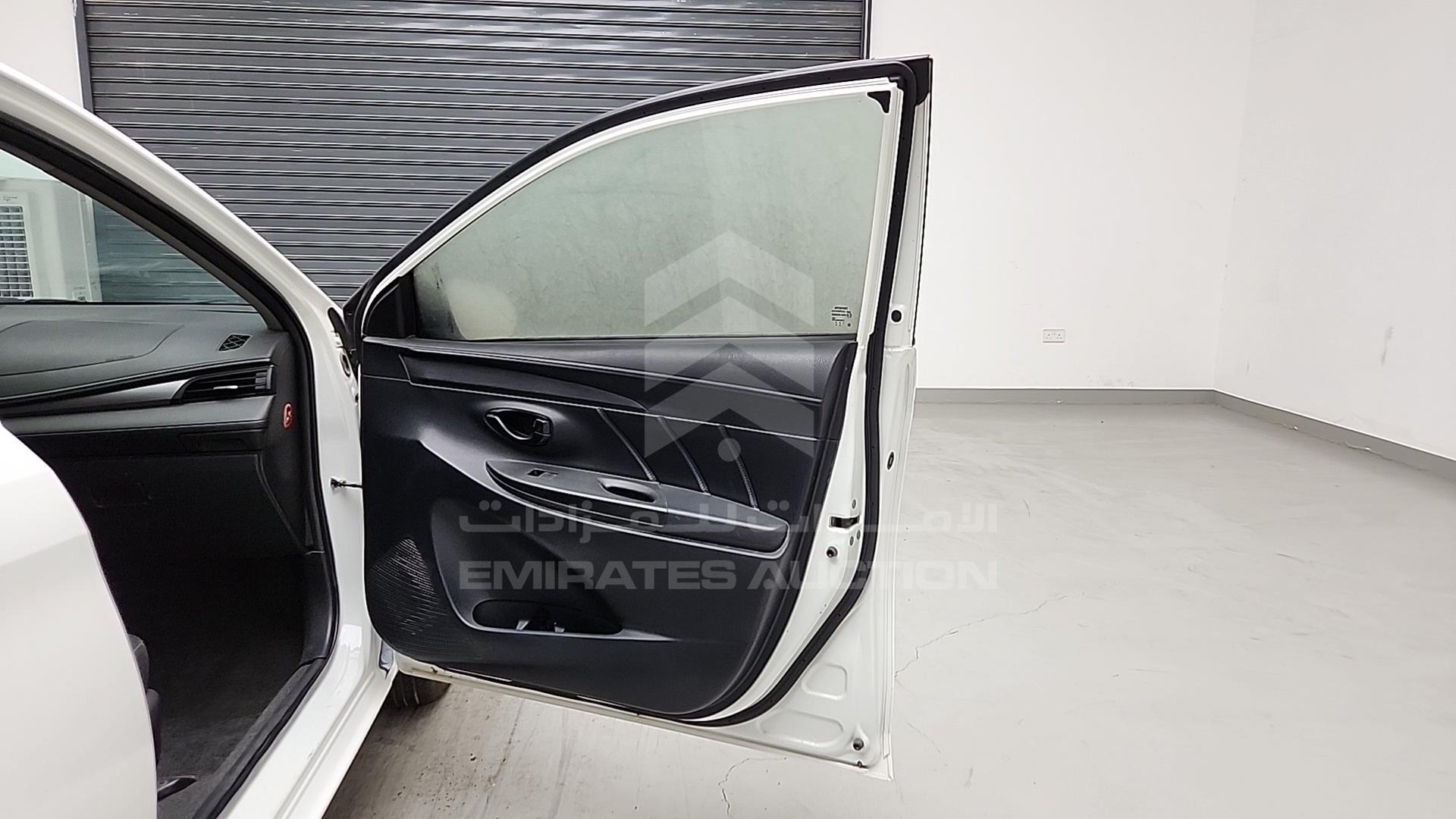 2017 TOYOTA YARIS VIN: MHFB29F3XH2016199