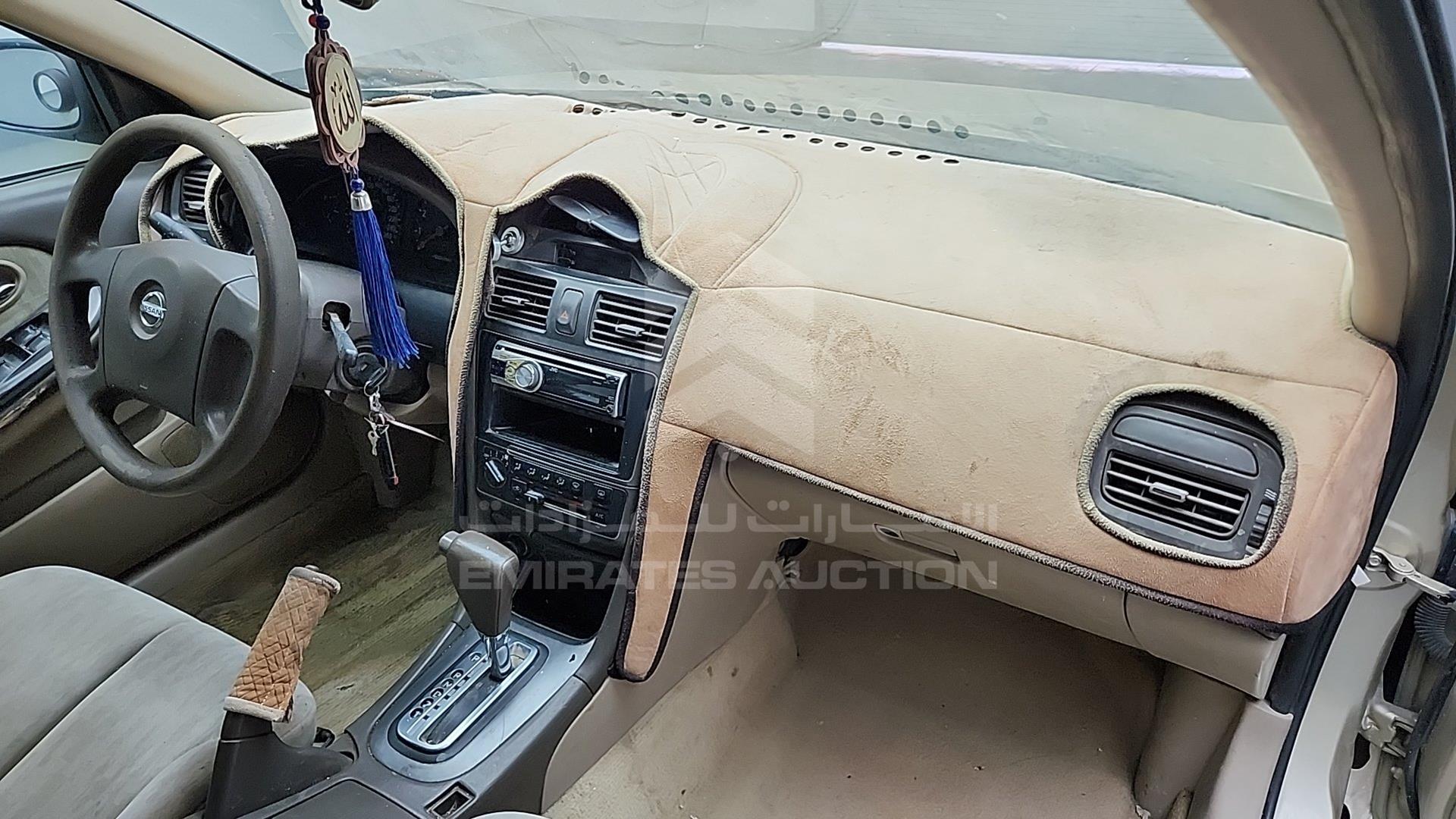 2002 NISSAN MAXIMA VIN: JN1CA31SX2T574847