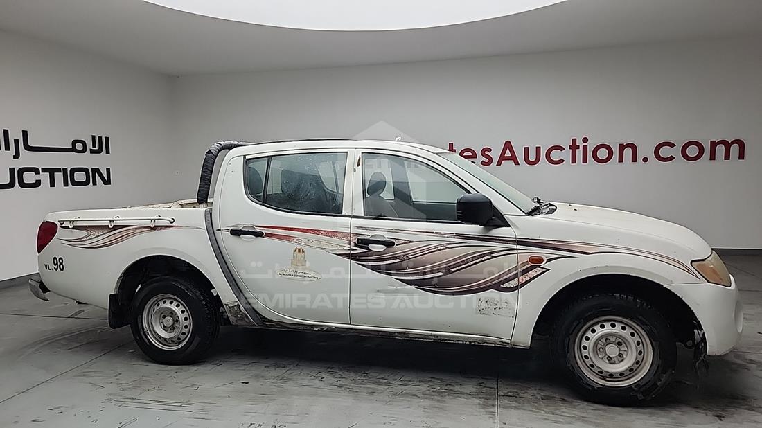 2008 Mitsubishi L 200 — Front Right Angle — Photo 13