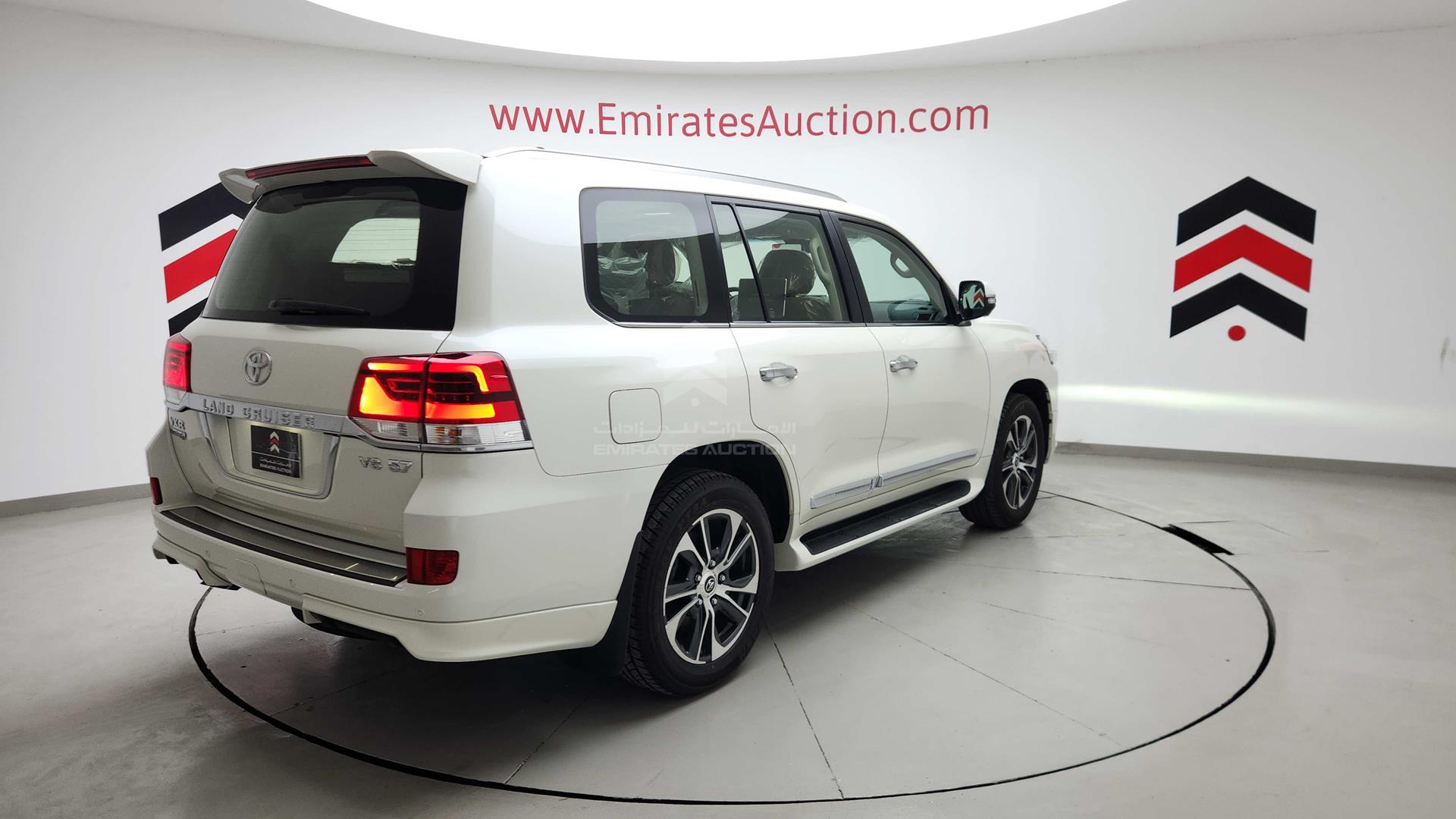 2020 TOYOTA LAND CRUISER VIN: JTMHY05J6L4088532