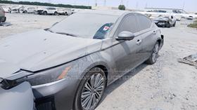 2023 Nissan Altima — Front Left Angle — Photo 5 — Thumbnail