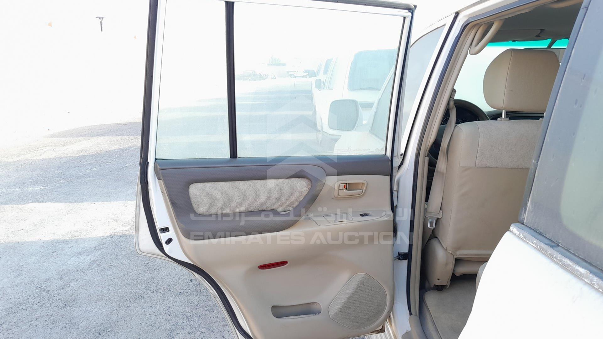 2007 TOYOTA LAND CRUISER VIN: JTGHJ09J377006875