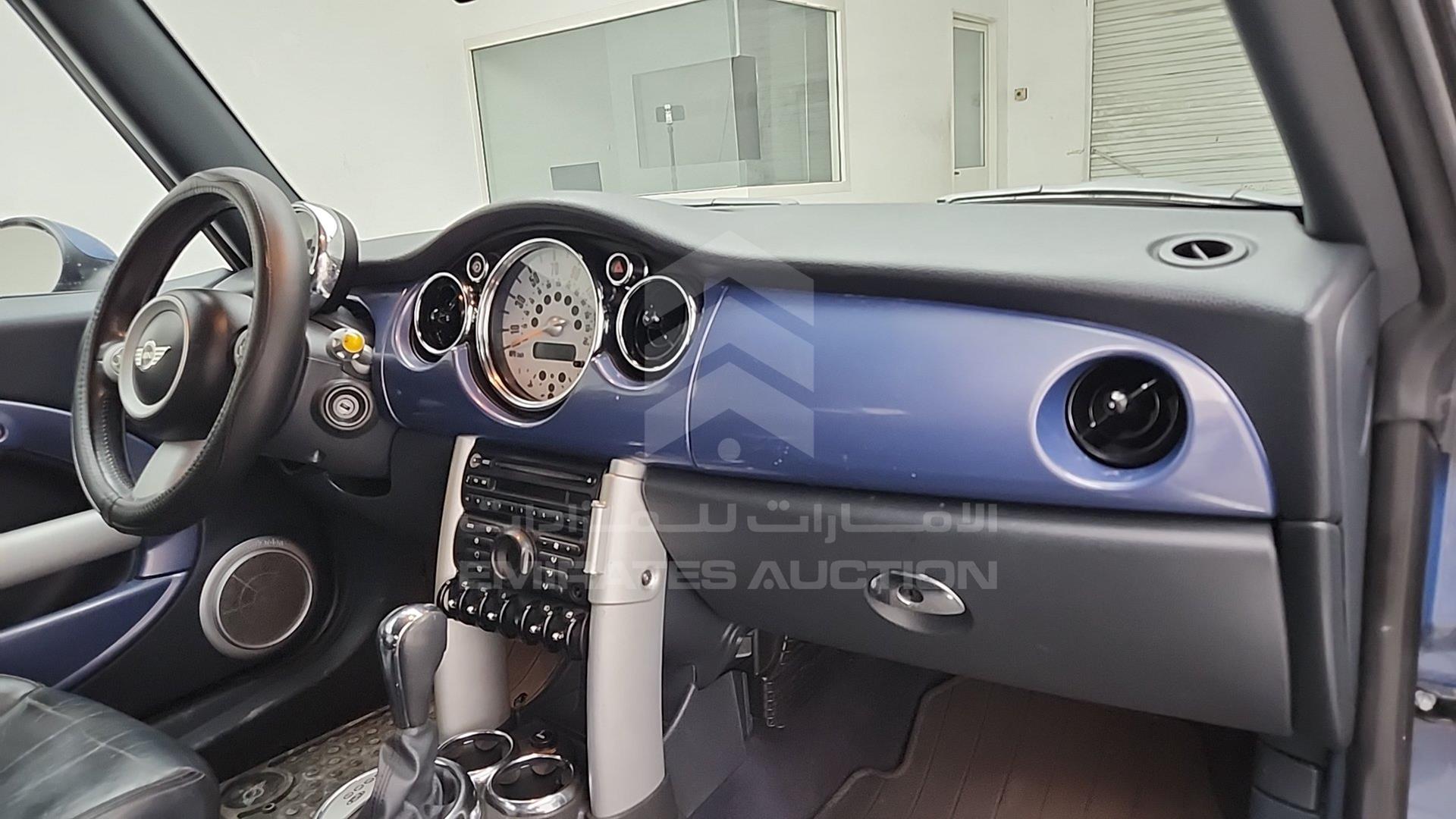 2005 MINI COOPER VIN: WMWRF33555TG13073