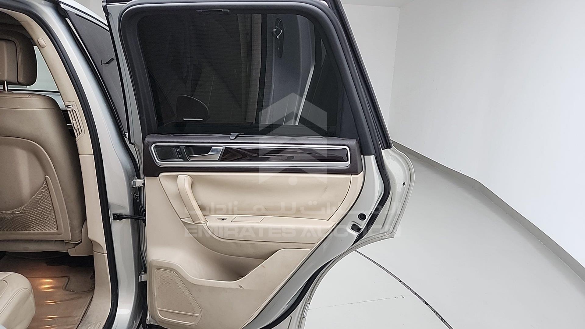 2012 VOLKSWAGEN TOUAREG VIN: WVGBC27P0CD000121