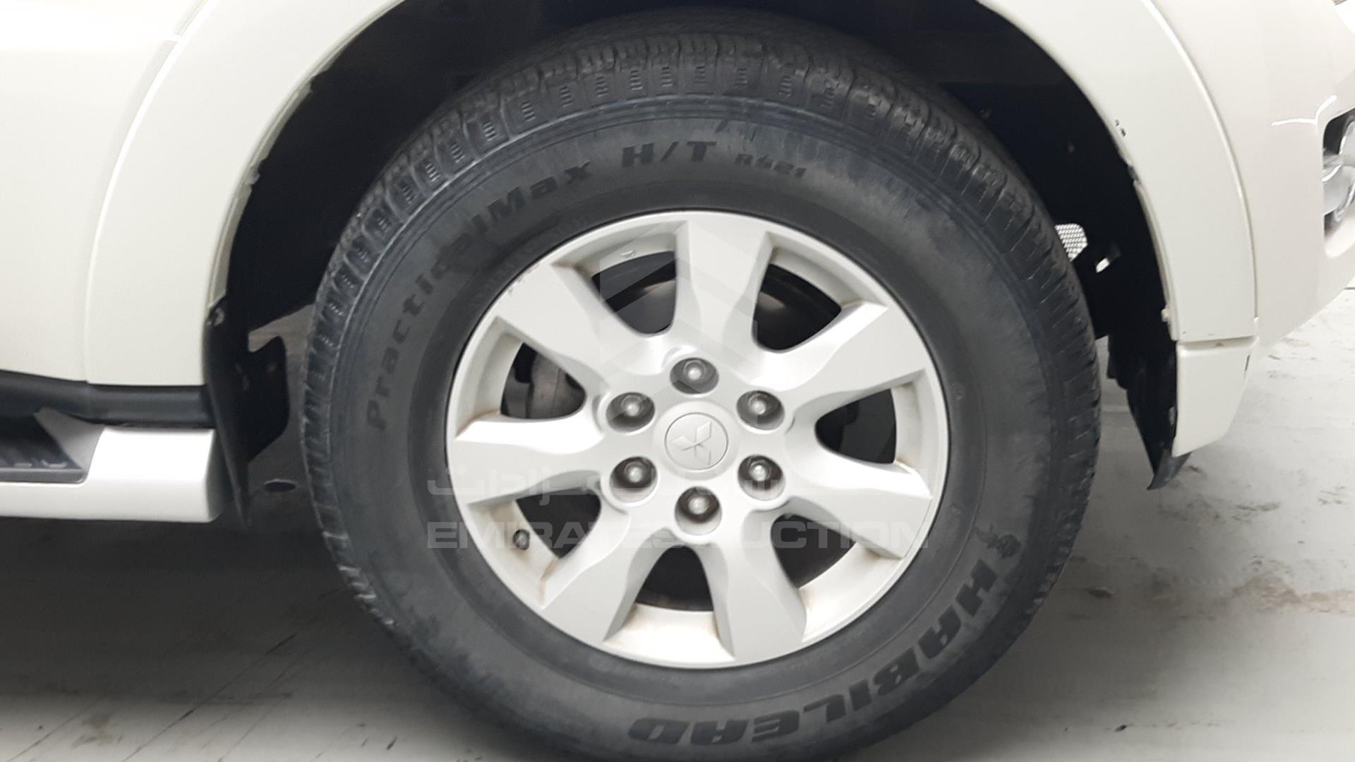 2017 MITSUBISHI PAJERO VIN: JE4MR62N3HJ705986