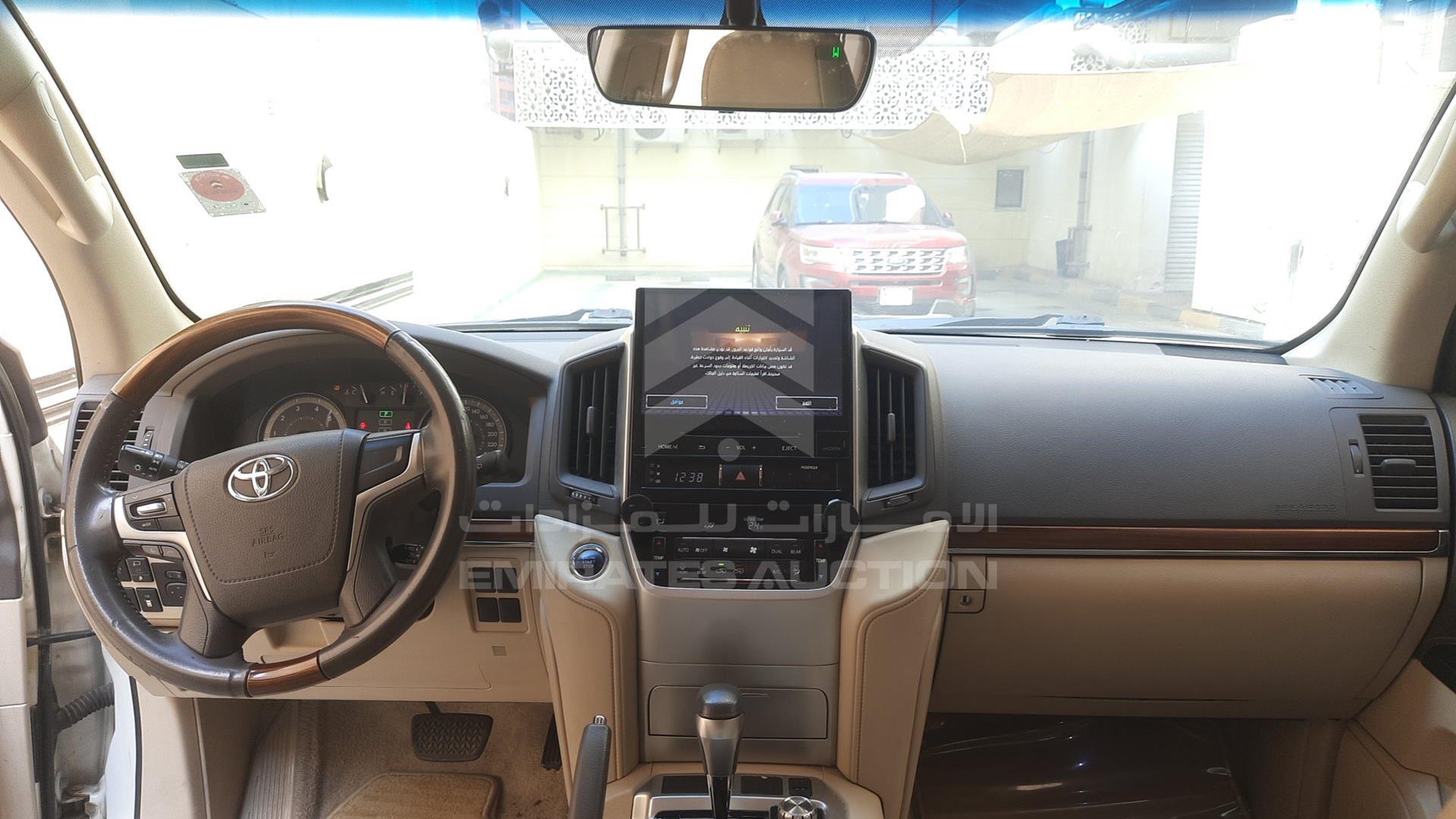 2018 TOYOTA LAND CRUISER VIN: JTMHU01J1J5143686