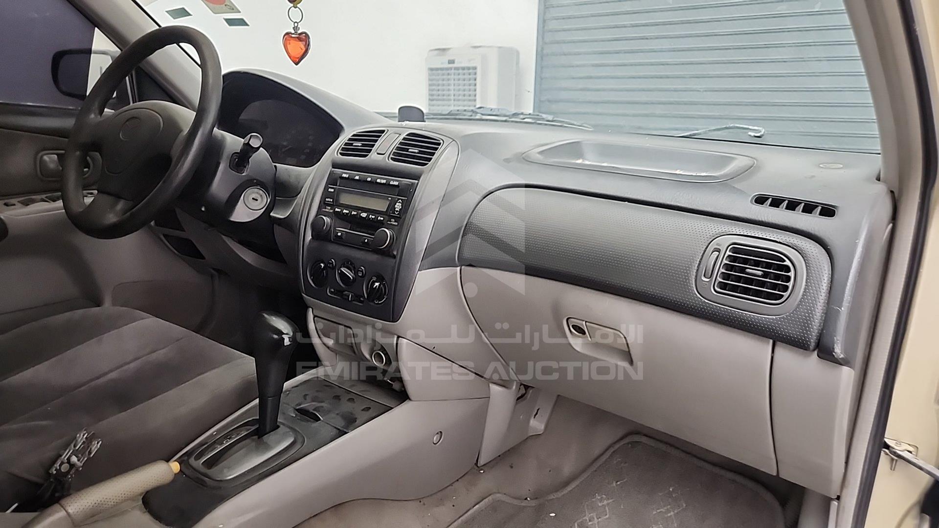 2002 MAZDA 323 VIN: JM7BJ12M821209520