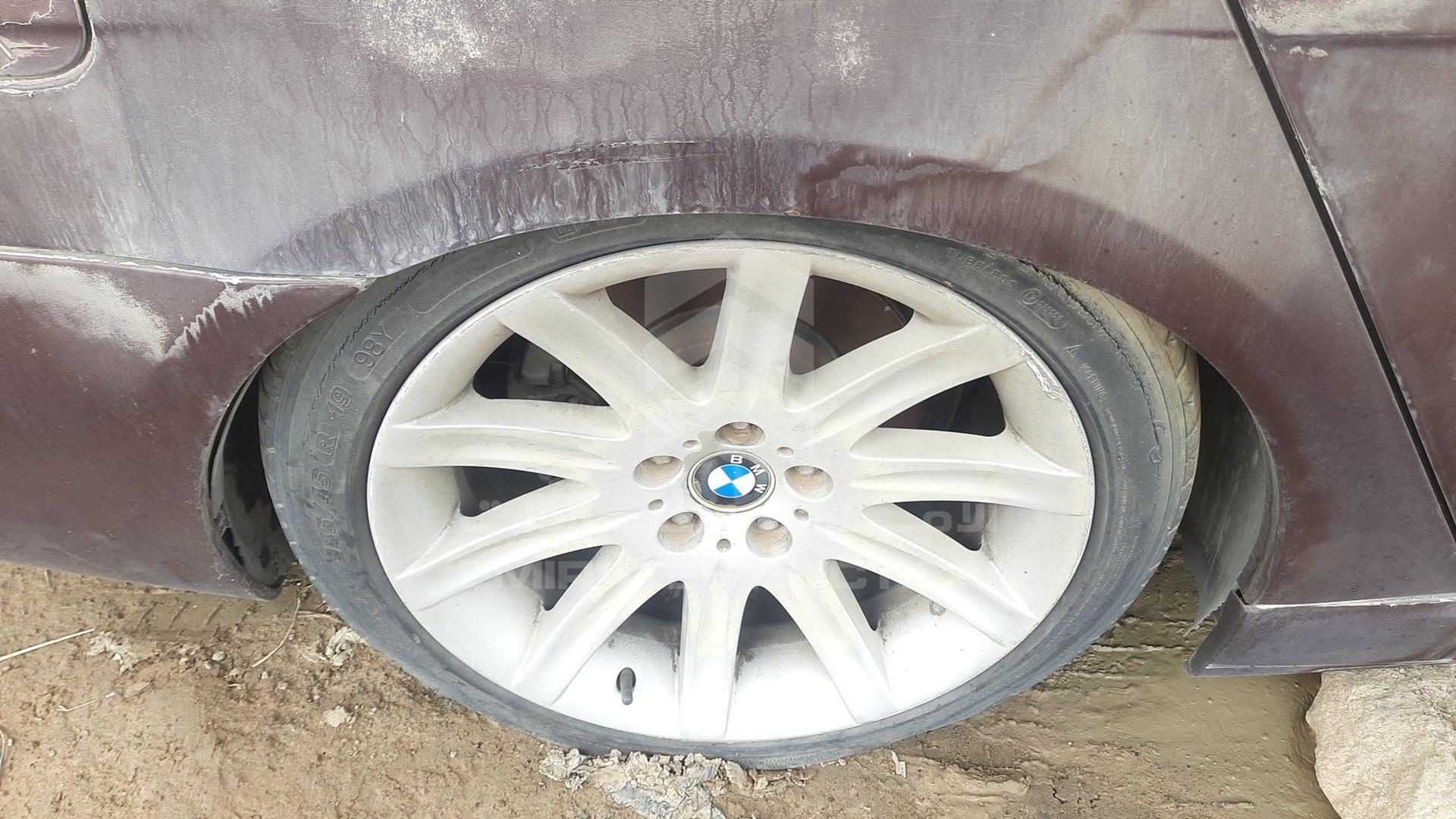 2006 BMW 730 VIN: WBAHN21086DS82689