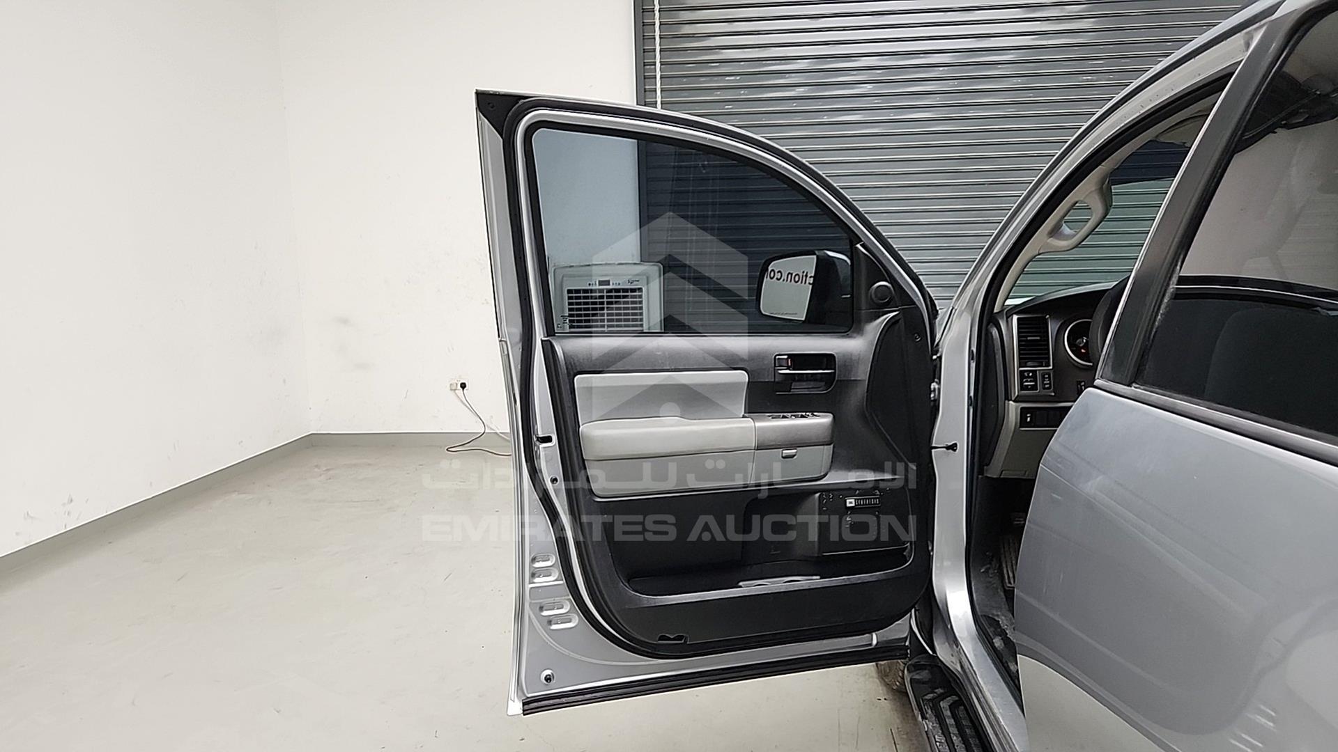 2014 TOYOTA SEQUOIA VIN: 5TDBY64A7ES103959
