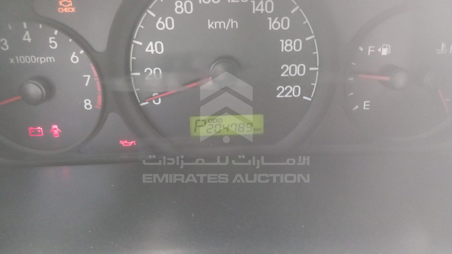 2015 HYUNDAI H1 VIN: KMHWG81R3FU643795