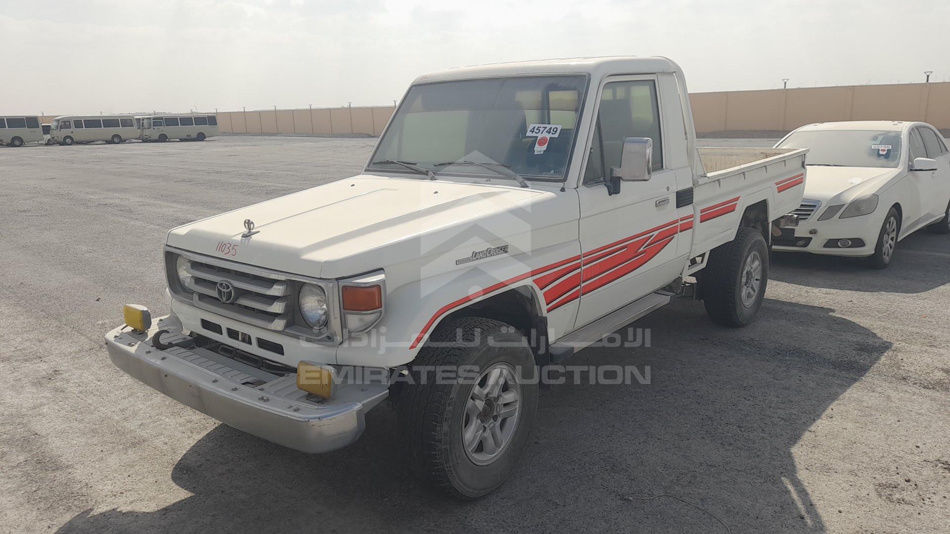 2001 TOYOTA LAND CRUISER PICKUP VIN: JTFLJ73J416005814