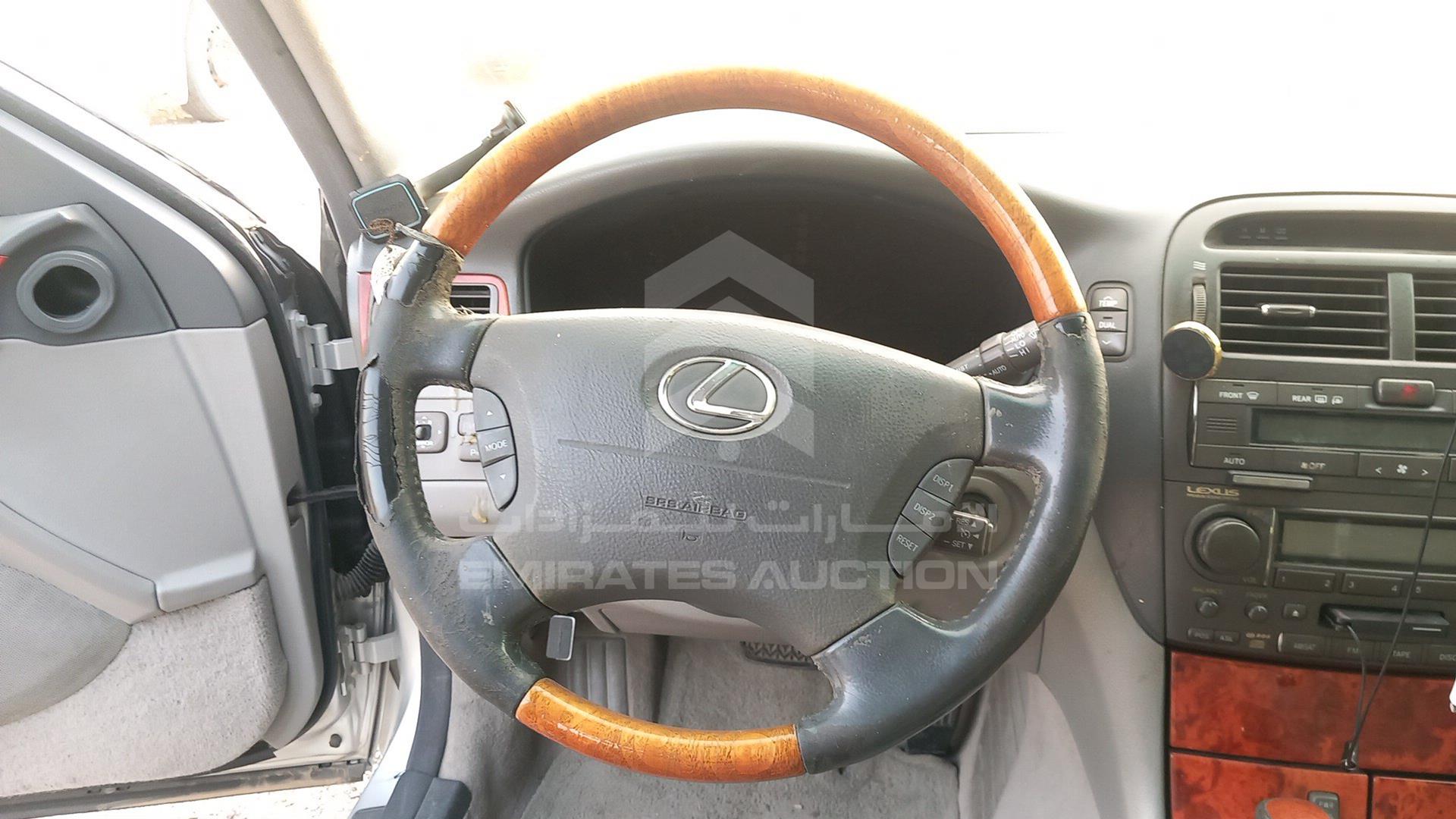 2005 LEXUS LS 430 VIN: JTHBN36F155001528