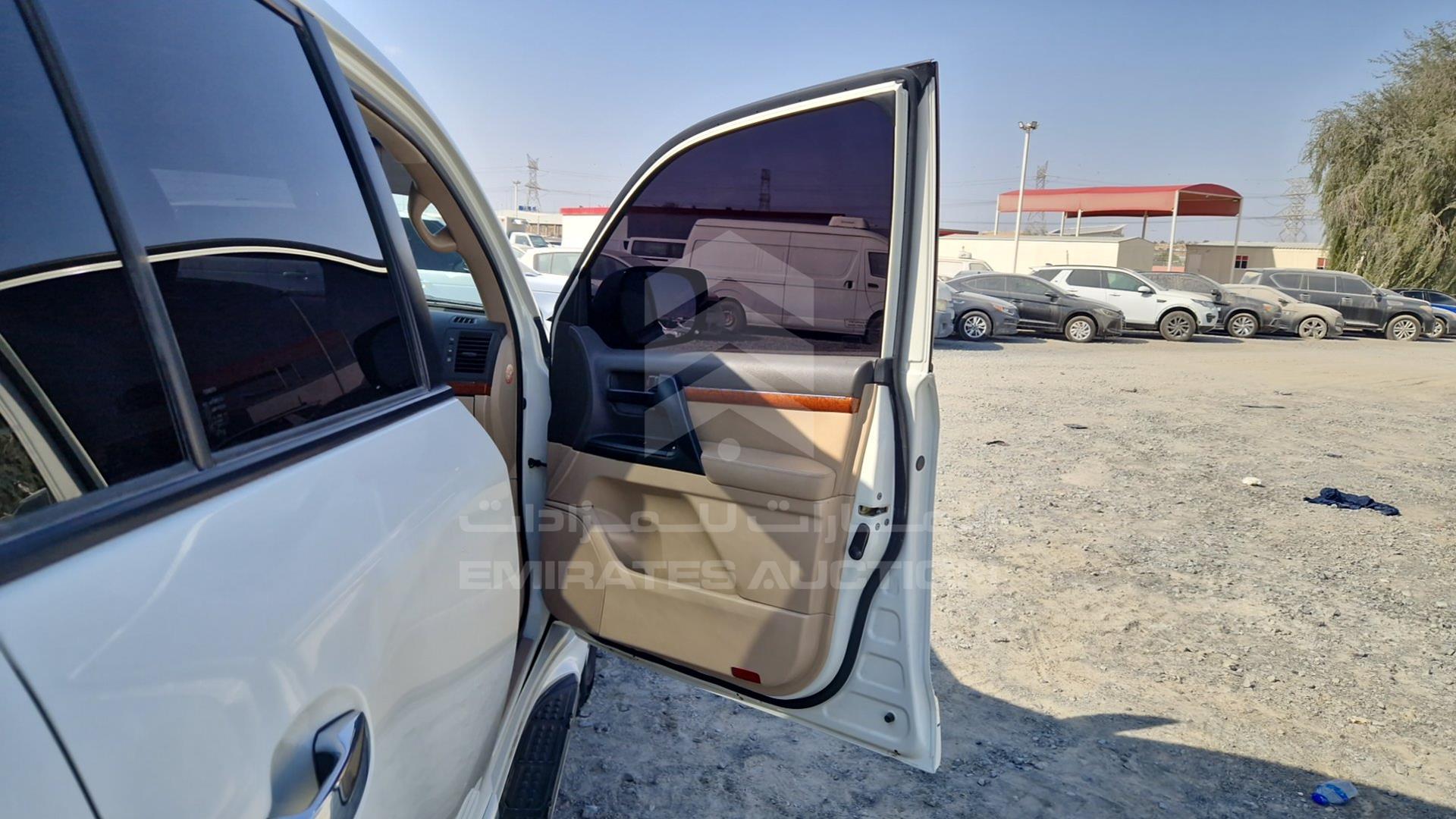 2014 TOYOTA LAND CRUISER VIN: JTMHX09J3E5041422