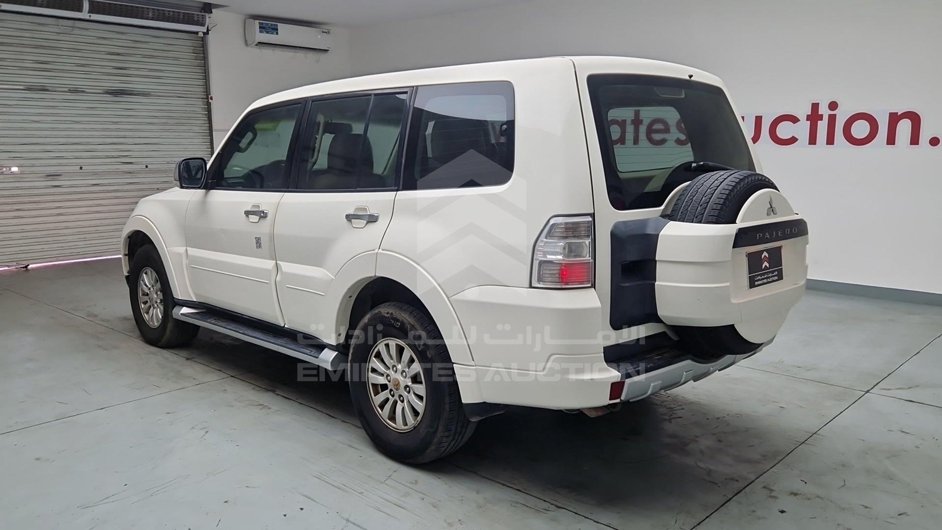 2011 MITSUBISHI PAJERO VIN: JMYLRV95WBJ708816