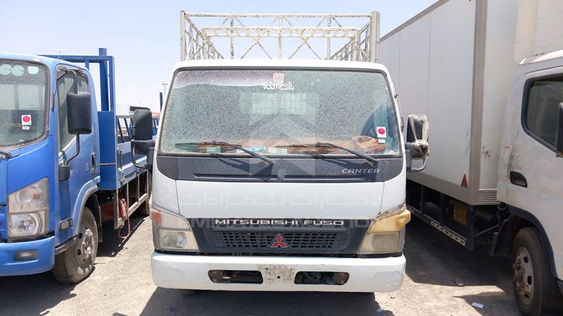 JL7B6E1P4FK007419 Auction: EmiratesAuction Lot: 408779 JL7B6E1P4FK007419 Mitsubishi Canter 2015 WHITE Photo 1