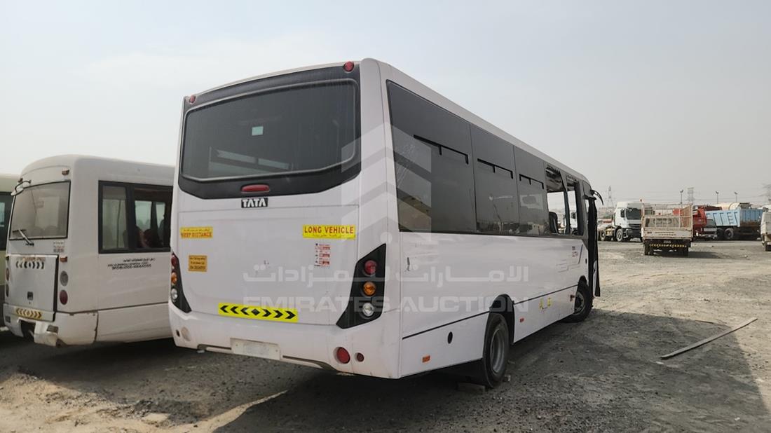 تاتا LPO 916 2026 — الزاوية الخلفية اليمنى — صورة 8