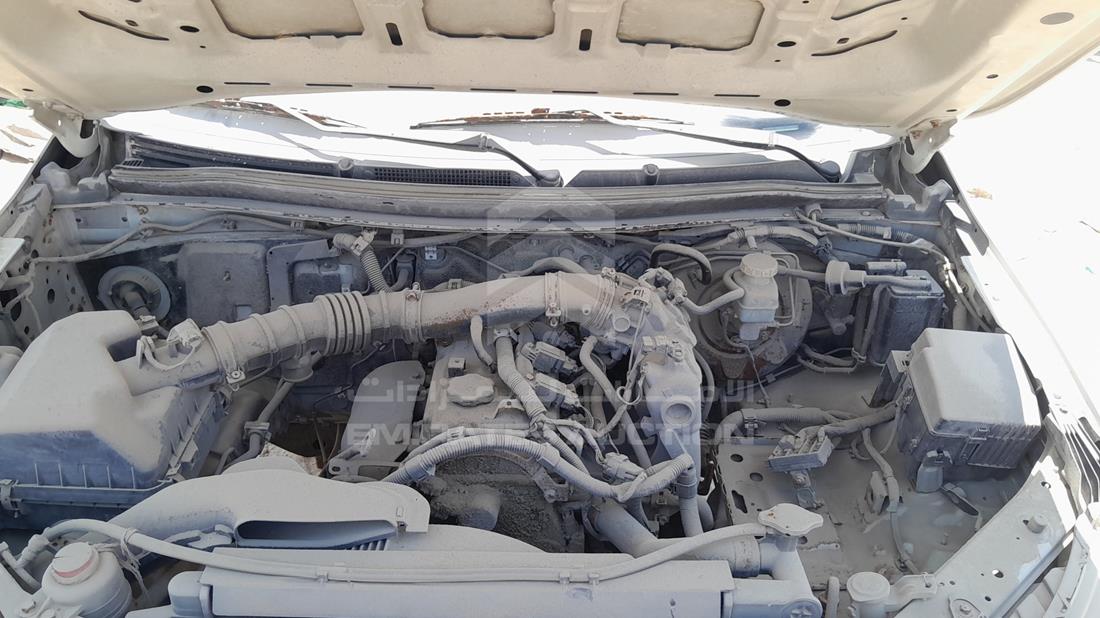 ميتسوبيشي L 200 2016 — خليج المحرك — صورة 30