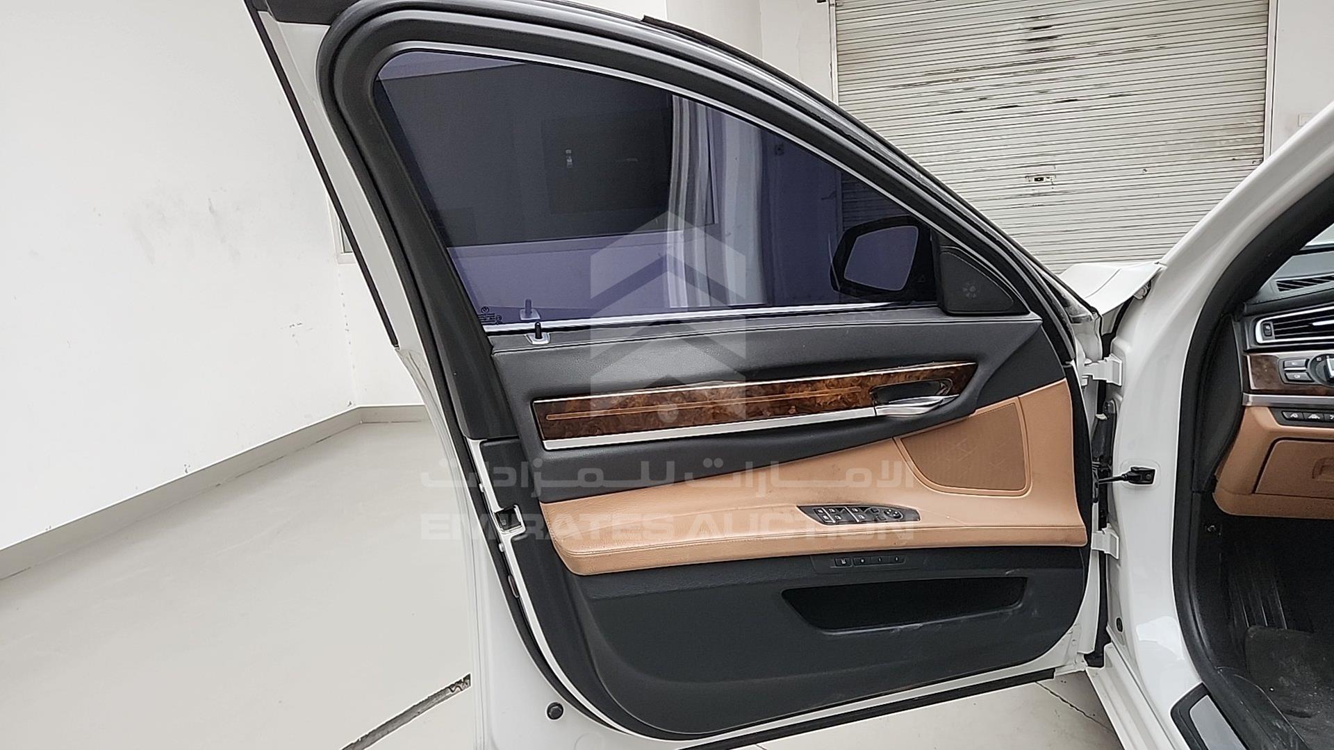 2013 BMW 750LI VIN: WBAYE8105DDD87712